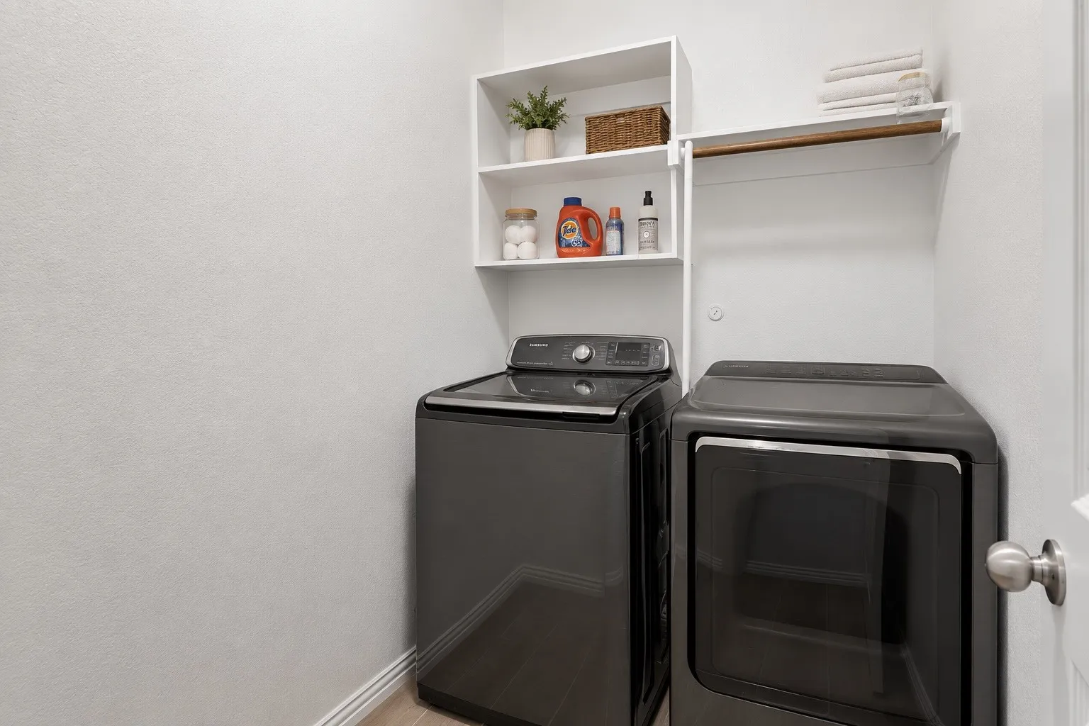 Single Family Residence For Sale in Denton County , 14817 Gilley Lane, Fort Worth, Texas 76052, 4 Bedroom, 3 Bathroom, 2 Garage spaces, 2,123 Sqft, built in 2019, mls#21316186, Real Estate Agent in Fort Worth, Homes For Sale in Denton county, Homes For Sale in Fort Worth, Realtor in Fort Worth Texas, Real Estate Brokerage Independent Realty Texas, Luminita Cordes Realtor
