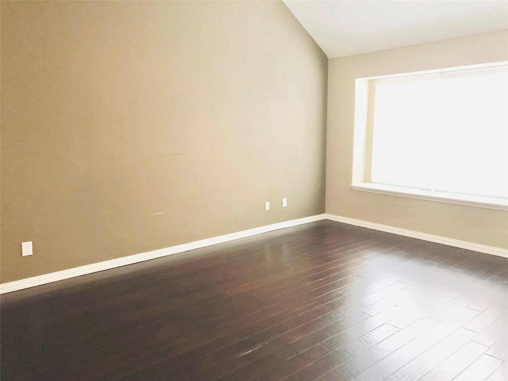 Single Family Residence For Rent in Denton County , 13221 Bavarian Drive, Frisco, Texas 75033, 3 Bedroom, 2 Bathroom, 2 Garage spaces, 2,145 Sqft, built in 2003, mls#21330506, Real Estate Agent in Frisco, Homes For Rent in Denton county, Homes For Rent in Frisco, Realtor in Frisco Texas, Real Estate Brokerage Independent Realty Texas, Luminita Cordes Realtor