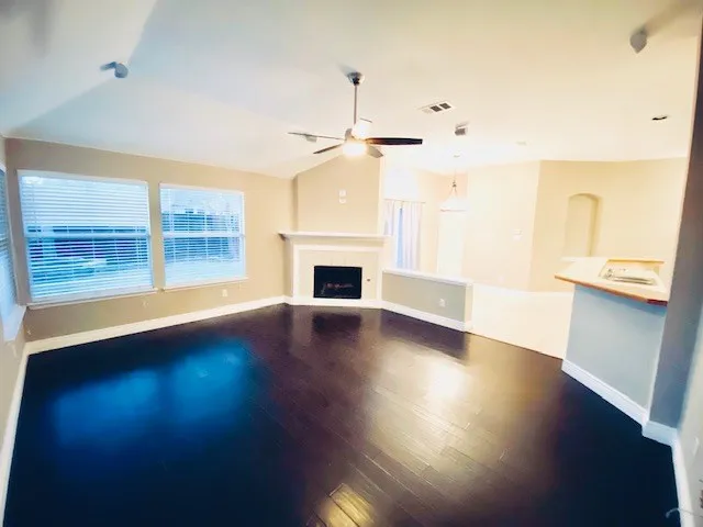Single Family Residence For Rent in Denton County , 13221 Bavarian Drive, Frisco, Texas 75033, 3 Bedroom, 2 Bathroom, 2 Garage spaces, 2,145 Sqft, built in 2003, mls#21330506, Real Estate Agent in Frisco, Homes For Rent in Denton county, Homes For Rent in Frisco, Realtor in Frisco Texas, Real Estate Brokerage Independent Realty Texas, Luminita Cordes Realtor