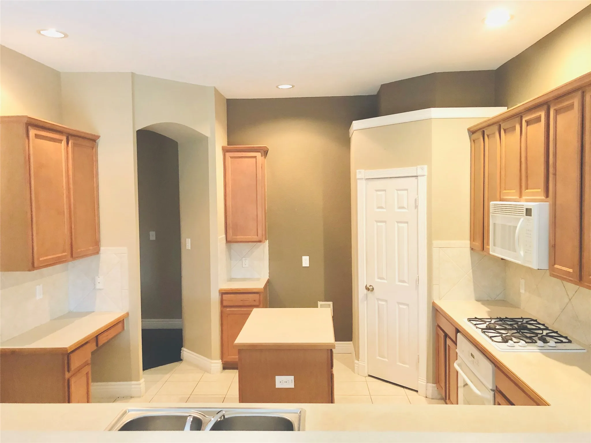 Single Family Residence For Rent in Denton County , 13221 Bavarian Drive, Frisco, Texas 75033, 3 Bedroom, 2 Bathroom, 2 Garage spaces, 2,145 Sqft, built in 2003, mls#21330506, Real Estate Agent in Frisco, Homes For Rent in Denton county, Homes For Rent in Frisco, Realtor in Frisco Texas, Real Estate Brokerage Independent Realty Texas, Luminita Cordes Realtor