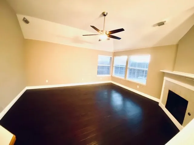 Single Family Residence For Rent in Denton County , 13221 Bavarian Drive, Frisco, Texas 75033, 3 Bedroom, 2 Bathroom, 2 Garage spaces, 2,145 Sqft, built in 2003, mls#21330506, Real Estate Agent in Frisco, Homes For Rent in Denton county, Homes For Rent in Frisco, Realtor in Frisco Texas, Real Estate Brokerage Independent Realty Texas, Luminita Cordes Realtor