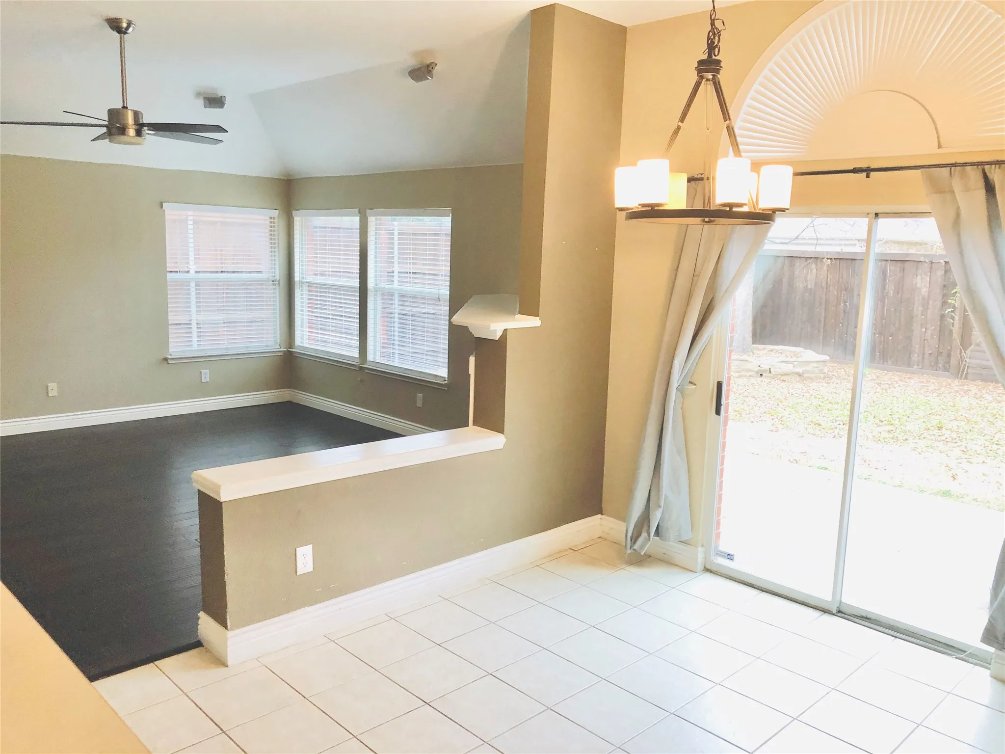 Single Family Residence For Rent in Denton County , 13221 Bavarian Drive, Frisco, Texas 75033, 3 Bedroom, 2 Bathroom, 2 Garage spaces, 2,145 Sqft, built in 2003, mls#21330506, Real Estate Agent in Frisco, Homes For Rent in Denton county, Homes For Rent in Frisco, Realtor in Frisco Texas, Real Estate Brokerage Independent Realty Texas, Luminita Cordes Realtor
