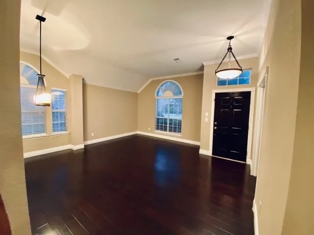 Single Family Residence For Rent in Denton County , 13221 Bavarian Drive, Frisco, Texas 75033, 3 Bedroom, 2 Bathroom, 2 Garage spaces, 2,145 Sqft, built in 2003, mls#21330506, Real Estate Agent in Frisco, Homes For Rent in Denton county, Homes For Rent in Frisco, Realtor in Frisco Texas, Real Estate Brokerage Independent Realty Texas, Luminita Cordes Realtor