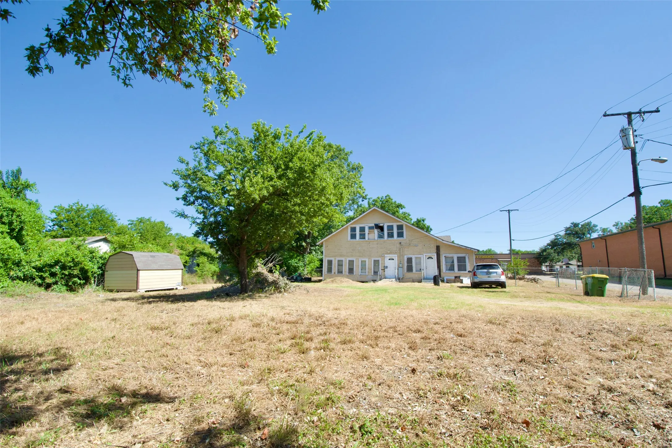 Single Family Residence For Sale in Falls County , 216 Fortune Street, Marlin, Texas 76661, 5 Bedroom, 4 Bathroom, Garage spaces, 2,300 Sqft, built in 0, mls#21326387, Real Estate Agent in Marlin, Homes For Sale in Falls county, Homes For Sale in Marlin, Realtor in Marlin Texas, Real Estate Brokerage Independent Realty Texas, Luminita Cordes Realtor