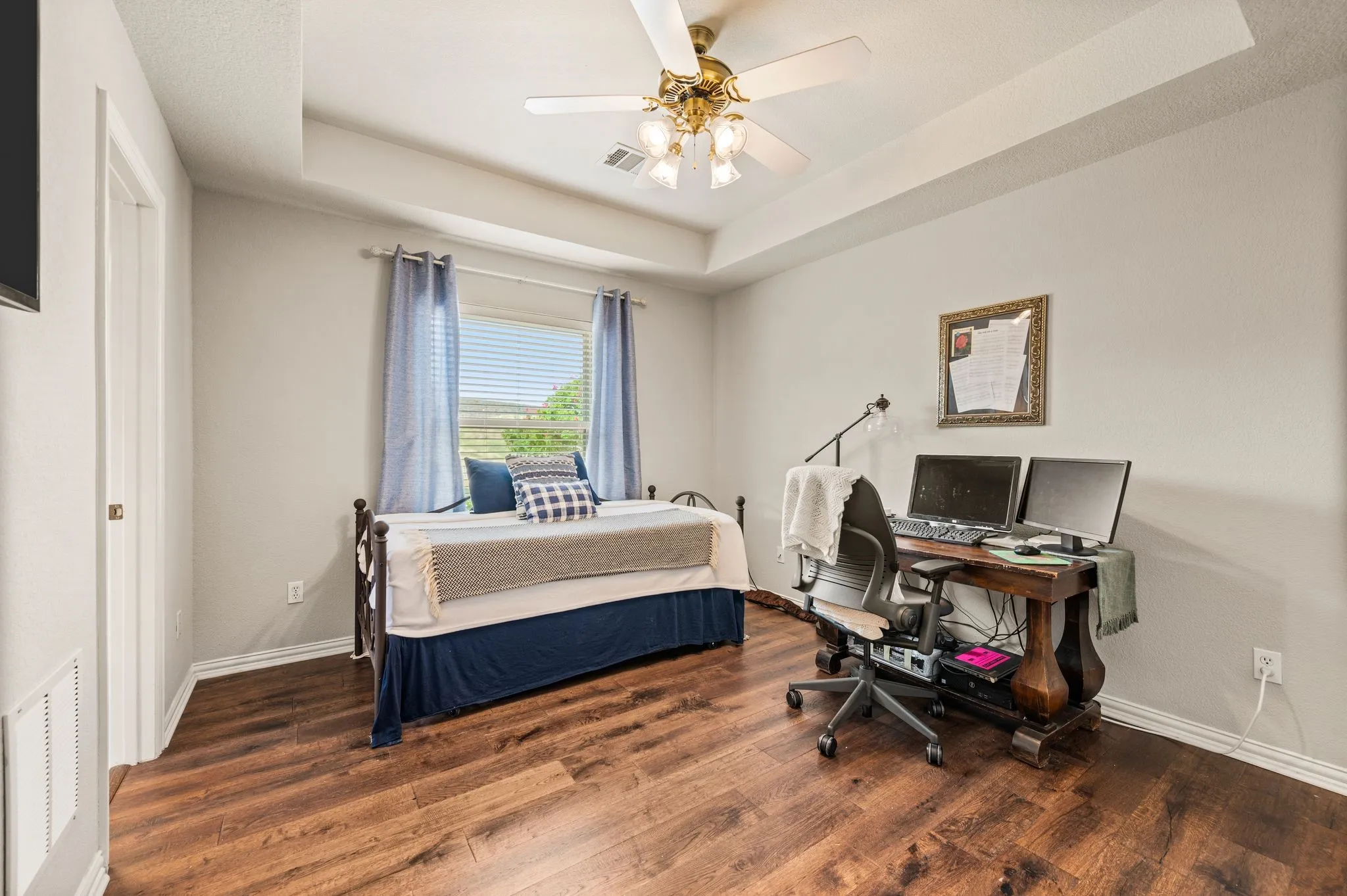 Single Family Residence For Sale in Wise County , 1110 Mount Lane, Rhome, Texas 76078, 4 Bedroom, 3 Bathroom, 3 Garage spaces, 2,931 Sqft, built in 2000, mls#21329971, Real Estate Agent in Rhome, Homes For Sale in Wise county, Homes For Sale in Rhome, Realtor in Rhome Texas, Real Estate Brokerage Independent Realty Texas, Luminita Cordes Realtor