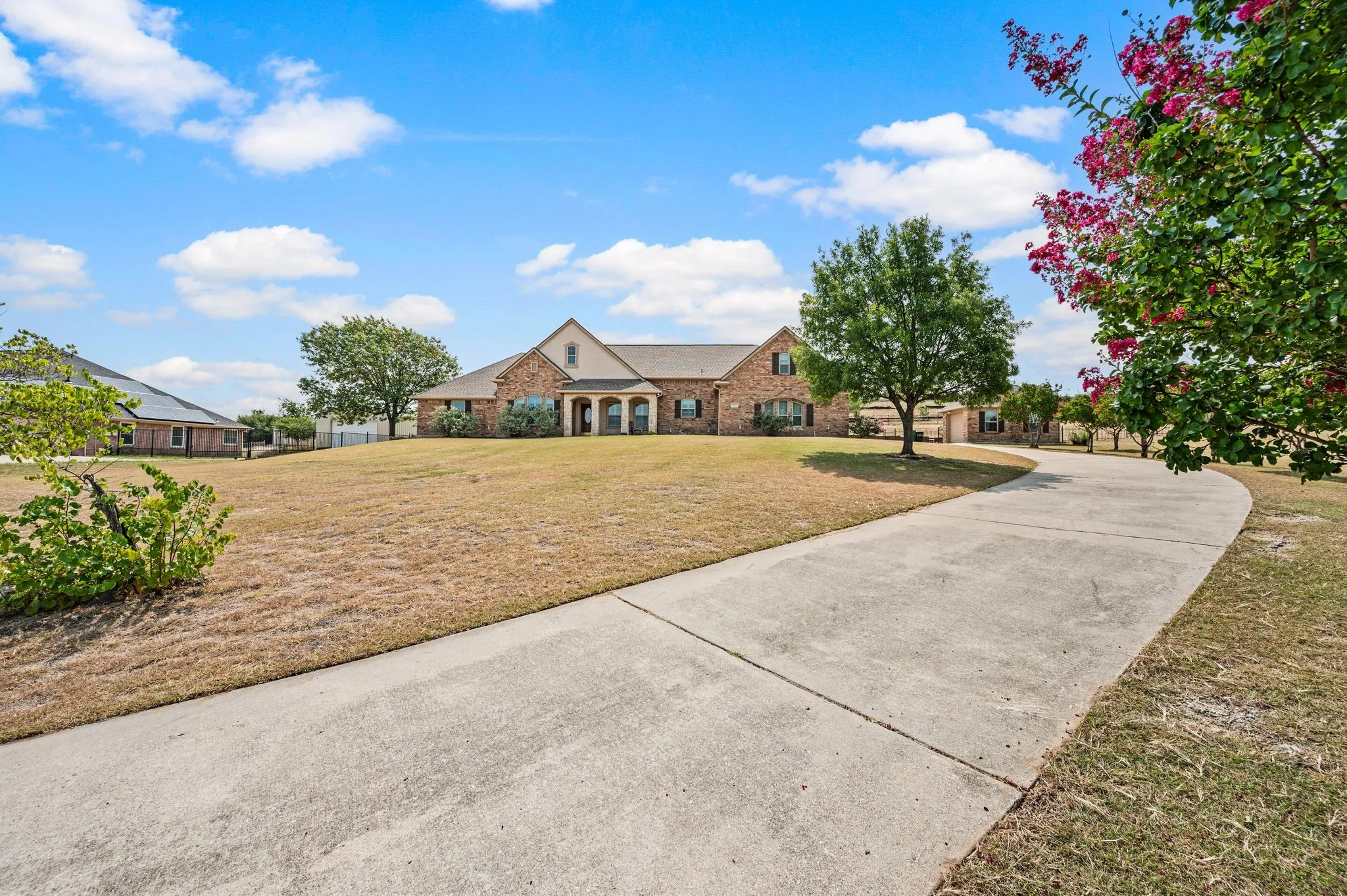 Single Family Residence For Sale in Wise County , 1110 Mount Lane, Rhome, Texas 76078, 4 Bedroom, 3 Bathroom, 3 Garage spaces, 2,931 Sqft, built in 2000, mls#21329971, Real Estate Agent in Rhome, Homes For Sale in Wise county, Homes For Sale in Rhome, Realtor in Rhome Texas, Real Estate Brokerage Independent Realty Texas, Luminita Cordes Realtor