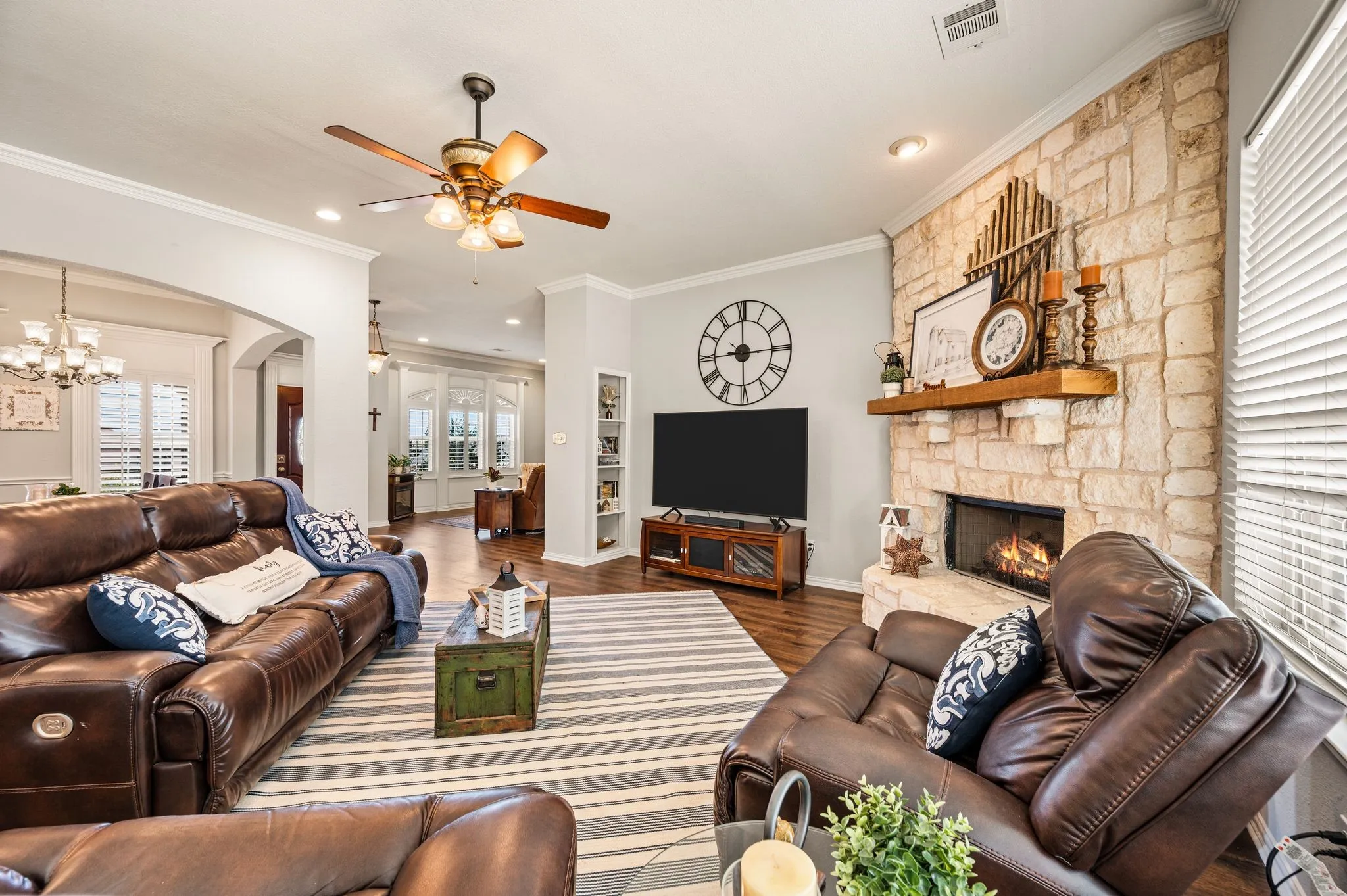 Single Family Residence For Sale in Wise County , 1110 Mount Lane, Rhome, Texas 76078, 4 Bedroom, 3 Bathroom, 3 Garage spaces, 2,931 Sqft, built in 2000, mls#21329971, Real Estate Agent in Rhome, Homes For Sale in Wise county, Homes For Sale in Rhome, Realtor in Rhome Texas, Real Estate Brokerage Independent Realty Texas, Luminita Cordes Realtor