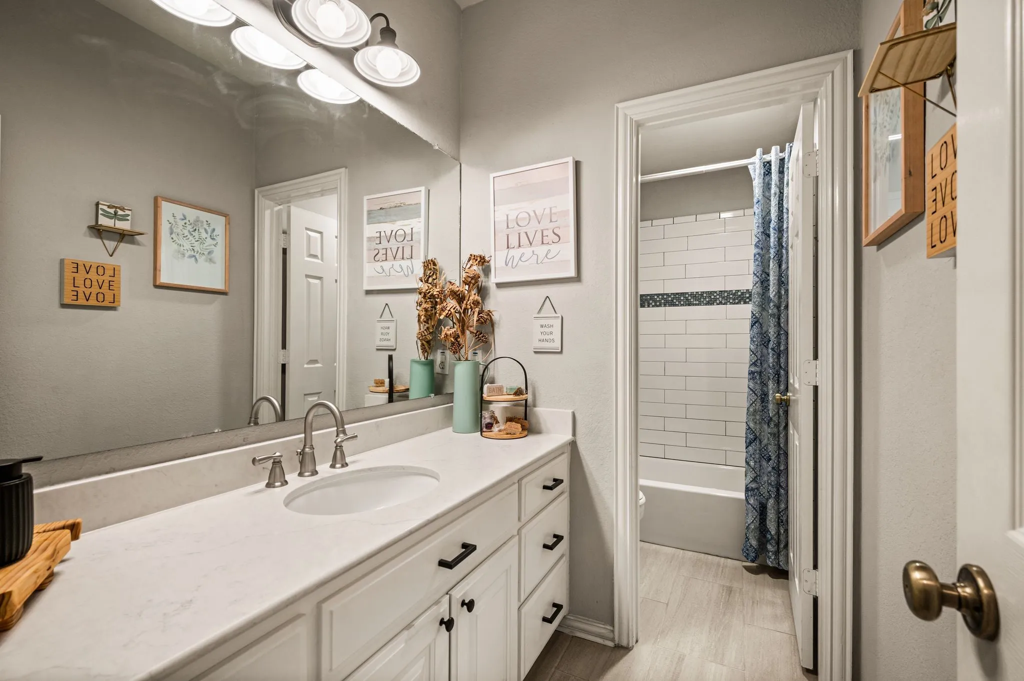 Single Family Residence For Sale in Wise County , 1110 Mount Lane, Rhome, Texas 76078, 4 Bedroom, 3 Bathroom, 3 Garage spaces, 2,931 Sqft, built in 2000, mls#21329971, Real Estate Agent in Rhome, Homes For Sale in Wise county, Homes For Sale in Rhome, Realtor in Rhome Texas, Real Estate Brokerage Independent Realty Texas, Luminita Cordes Realtor