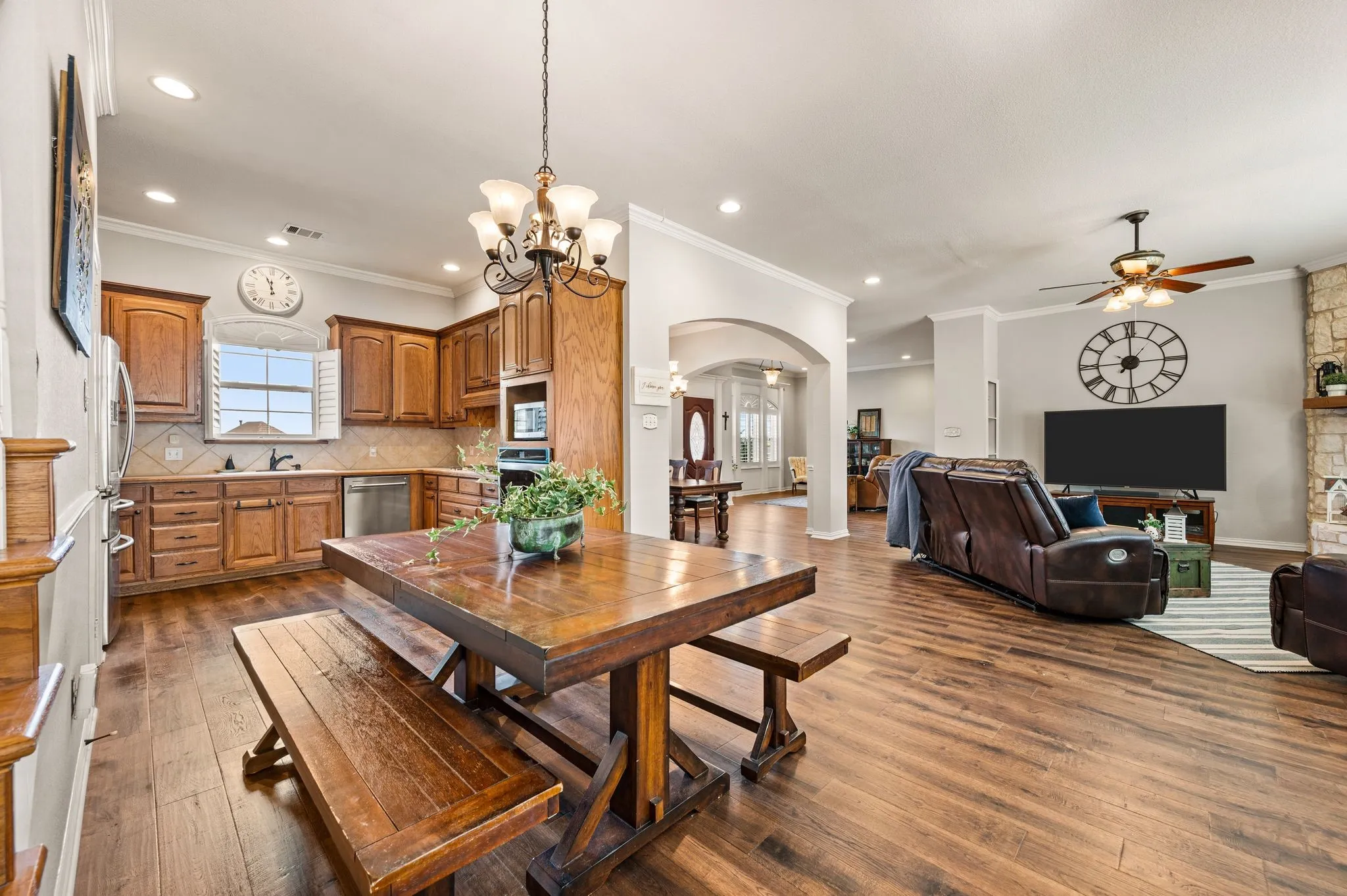 Single Family Residence For Sale in Wise County , 1110 Mount Lane, Rhome, Texas 76078, 4 Bedroom, 3 Bathroom, 3 Garage spaces, 2,931 Sqft, built in 2000, mls#21329971, Real Estate Agent in Rhome, Homes For Sale in Wise county, Homes For Sale in Rhome, Realtor in Rhome Texas, Real Estate Brokerage Independent Realty Texas, Luminita Cordes Realtor