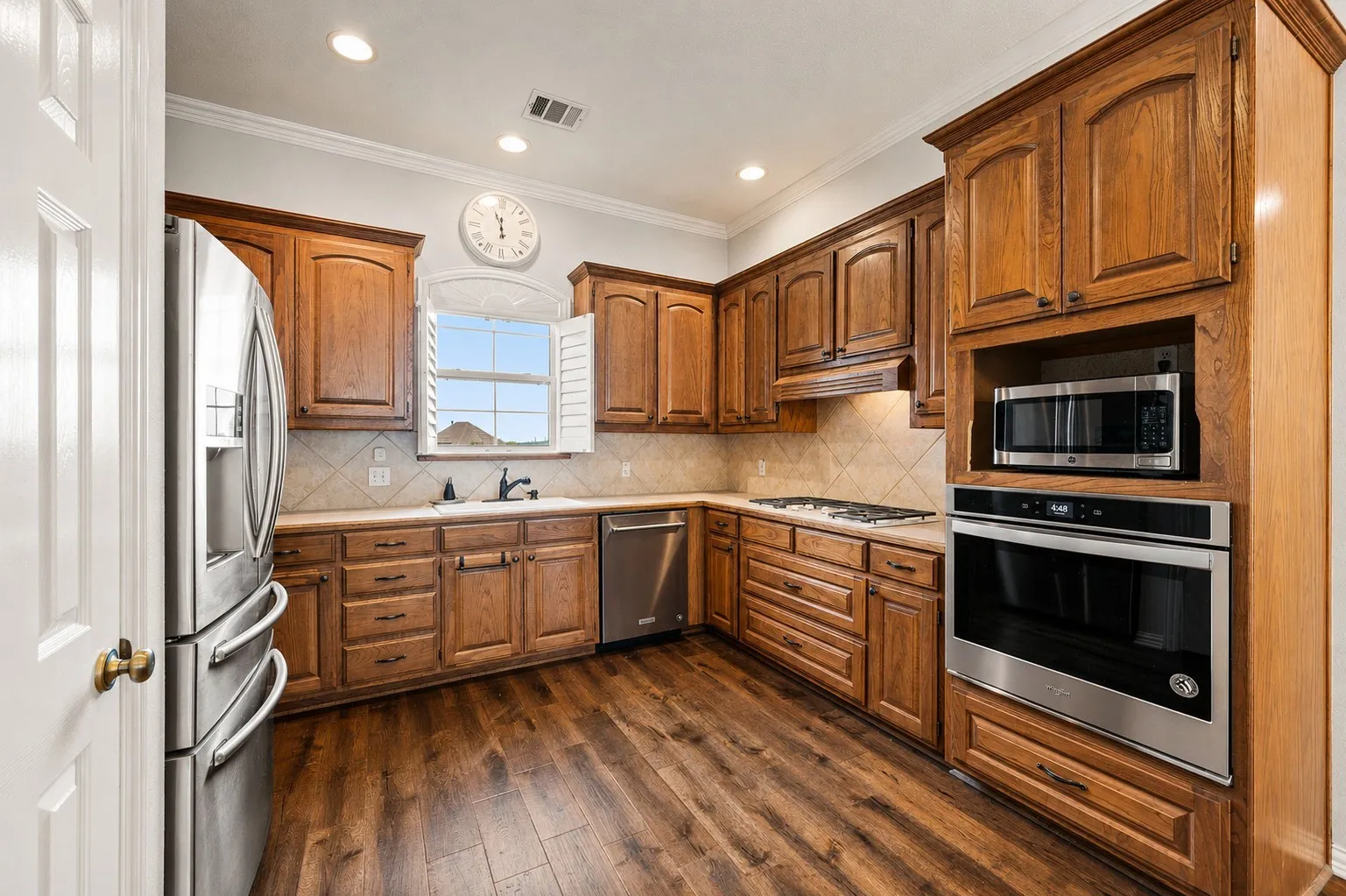 Single Family Residence For Sale in Wise County , 1110 Mount Lane, Rhome, Texas 76078, 4 Bedroom, 3 Bathroom, 3 Garage spaces, 2,931 Sqft, built in 2000, mls#21329971, Real Estate Agent in Rhome, Homes For Sale in Wise county, Homes For Sale in Rhome, Realtor in Rhome Texas, Real Estate Brokerage Independent Realty Texas, Luminita Cordes Realtor