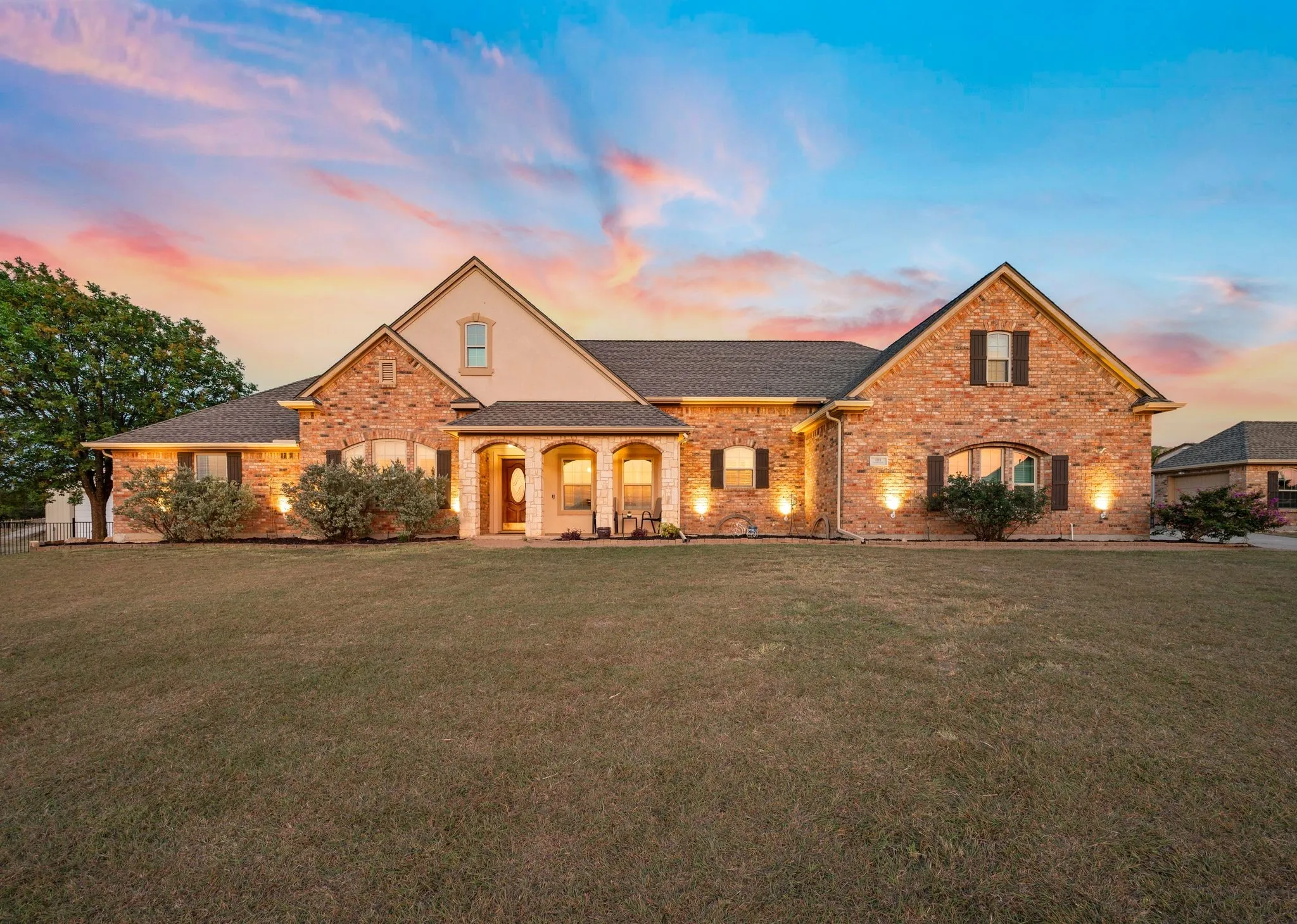 Single Family Residence For Sale in Wise County , 1110 Mount Lane, Rhome, Texas 76078, 4 Bedroom, 3 Bathroom, 3 Garage spaces, 2,931 Sqft, built in 2000, mls#21329971, Real Estate Agent in Rhome, Homes For Sale in Wise county, Homes For Sale in Rhome, Realtor in Rhome Texas, Real Estate Brokerage Independent Realty Texas, Luminita Cordes Realtor