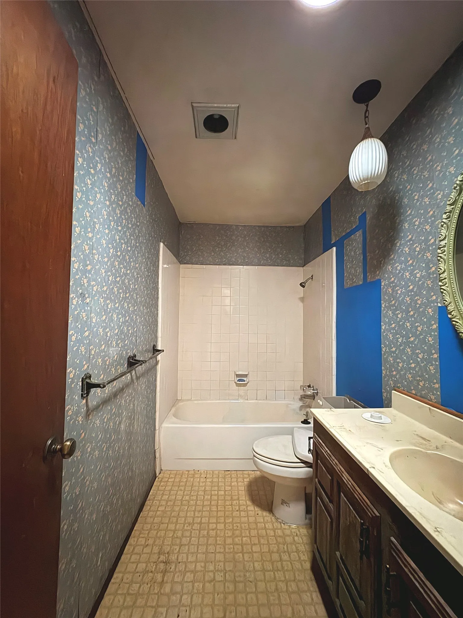 Single Family Residence For Sale in Dallas County , 8516 Londonderry Lane, Dallas, Texas 75228, 3 Bedroom, 2 Bathroom, 2 Garage spaces, 1,667 Sqft, built in 1977, mls#21329844, Real Estate Agent in Dallas, Homes For Sale in Dallas county, Homes For Sale in Dallas, Realtor in Dallas Texas, Real Estate Brokerage Independent Realty Texas, Luminita Cordes Realtor