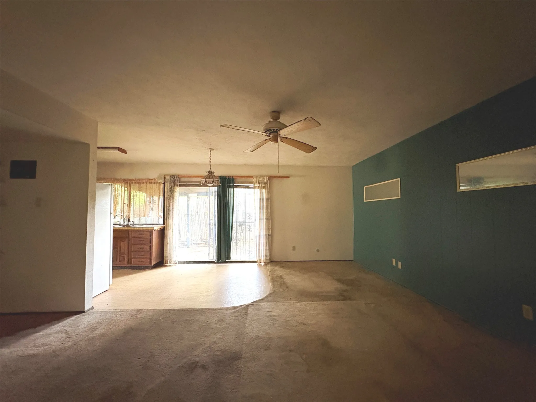 Single Family Residence For Sale in Dallas County , 8516 Londonderry Lane, Dallas, Texas 75228, 3 Bedroom, 2 Bathroom, 2 Garage spaces, 1,667 Sqft, built in 1977, mls#21329844, Real Estate Agent in Dallas, Homes For Sale in Dallas county, Homes For Sale in Dallas, Realtor in Dallas Texas, Real Estate Brokerage Independent Realty Texas, Luminita Cordes Realtor