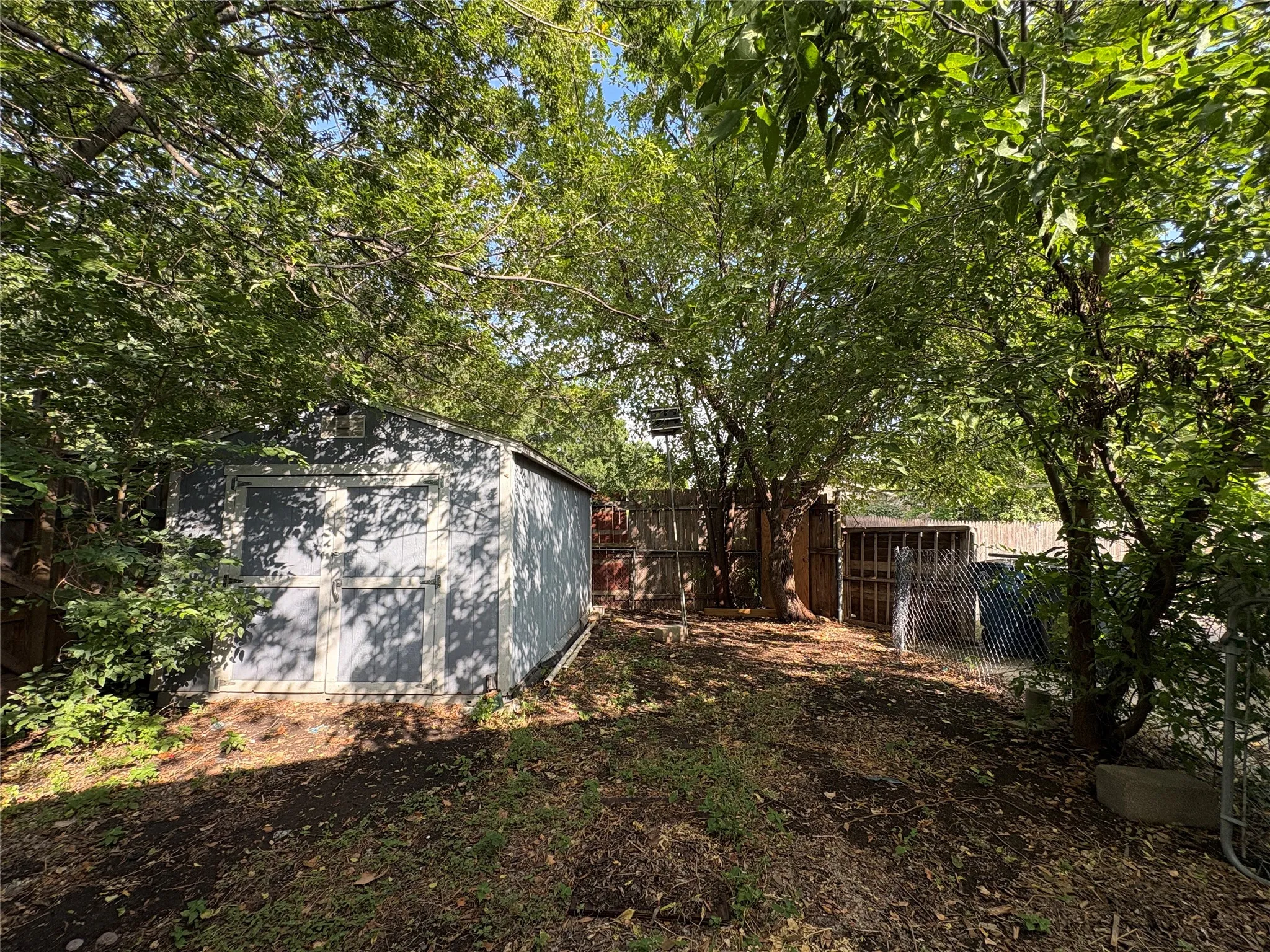 Single Family Residence For Sale in Dallas County , 8516 Londonderry Lane, Dallas, Texas 75228, 3 Bedroom, 2 Bathroom, 2 Garage spaces, 1,667 Sqft, built in 1977, mls#21329844, Real Estate Agent in Dallas, Homes For Sale in Dallas county, Homes For Sale in Dallas, Realtor in Dallas Texas, Real Estate Brokerage Independent Realty Texas, Luminita Cordes Realtor