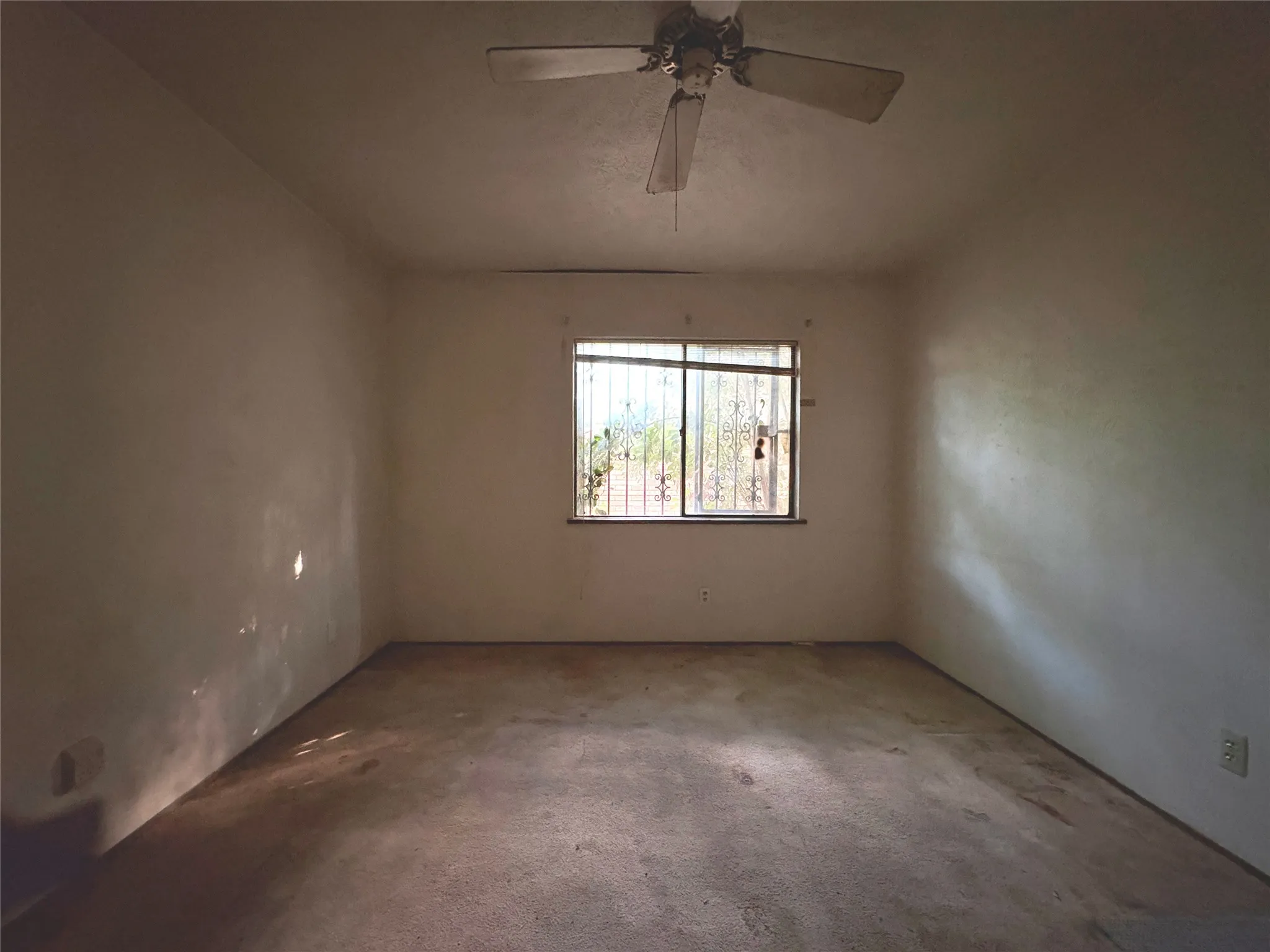 Single Family Residence For Sale in Dallas County , 8516 Londonderry Lane, Dallas, Texas 75228, 3 Bedroom, 2 Bathroom, 2 Garage spaces, 1,667 Sqft, built in 1977, mls#21329844, Real Estate Agent in Dallas, Homes For Sale in Dallas county, Homes For Sale in Dallas, Realtor in Dallas Texas, Real Estate Brokerage Independent Realty Texas, Luminita Cordes Realtor