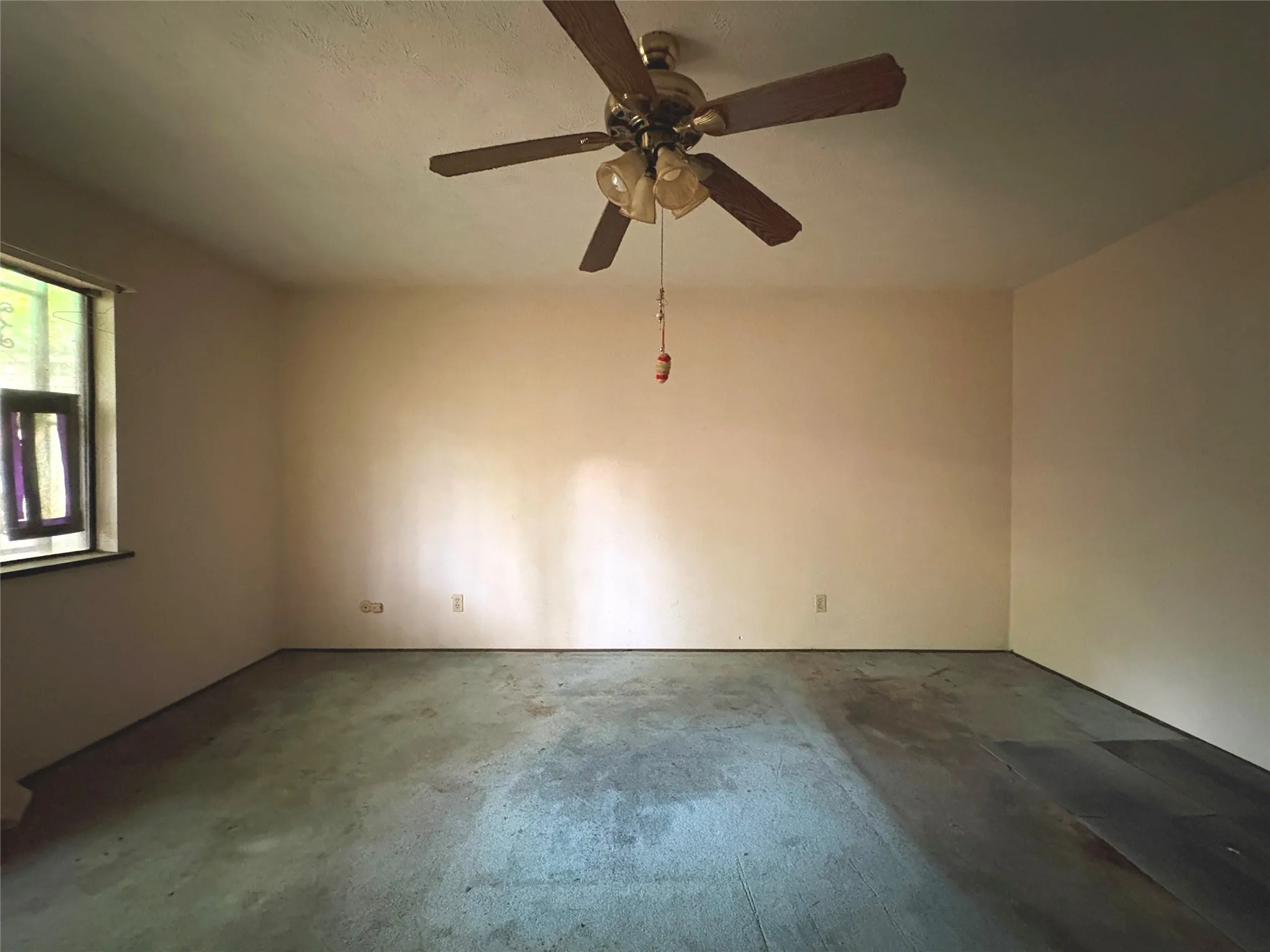 Single Family Residence For Sale in Dallas County , 8516 Londonderry Lane, Dallas, Texas 75228, 3 Bedroom, 2 Bathroom, 2 Garage spaces, 1,667 Sqft, built in 1977, mls#21329844, Real Estate Agent in Dallas, Homes For Sale in Dallas county, Homes For Sale in Dallas, Realtor in Dallas Texas, Real Estate Brokerage Independent Realty Texas, Luminita Cordes Realtor