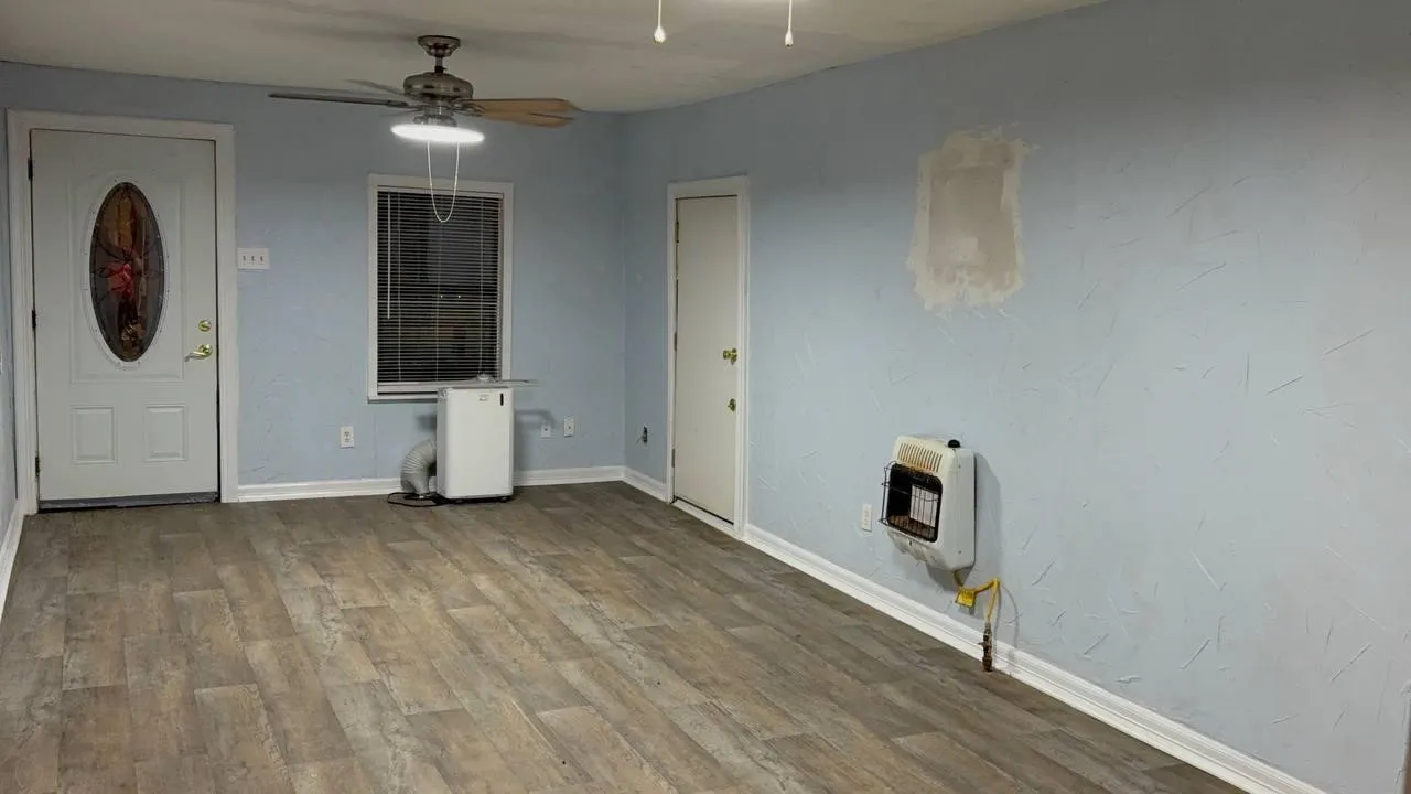 Single Family Residence For Rent in Hopkins County , 1100 Jackson Street N, Sulphur Springs, Texas 75482, 3 Bedrooms, 2 Bathrooms, Garage spaces, 1,290 Sqft, built in 1936, Price $1,100, mls#21330513, Real Estate Agent in Sulphur Springs, Homes For Rent in Hopkins county, Homes For Rent in Sulphur Springs, Realtor in Sulphur Springs Texas, Real Estate Brokerage Independent Realty Texas, Luminita Cordes Realtor
