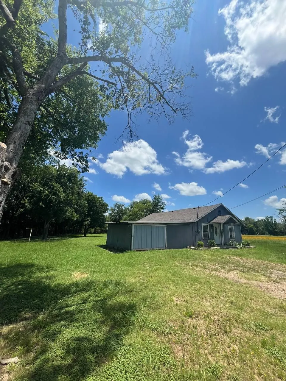 Single Family Residence For Rent in Hopkins County , 1100 Jackson Street N, Sulphur Springs, Texas 75482, 3 Bedrooms, 2 Bathrooms, Garage spaces, 1,290 Sqft, built in 1936, Price $1,100, mls#21330513, Real Estate Agent in Sulphur Springs, Homes For Rent in Hopkins county, Homes For Rent in Sulphur Springs, Realtor in Sulphur Springs Texas, Real Estate Brokerage Independent Realty Texas, Luminita Cordes Realtor
