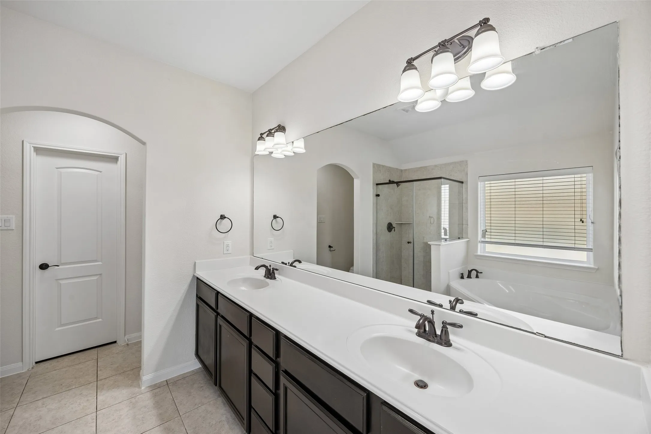 Single Family Residence For Sale in Collin County , 447 Lipizzan Lane, Celina, Texas 75009, 4 Bedroom, 2 Bathroom, 2 Garage spaces, 1,969 Sqft, built in 2015, mls#21319656, Real Estate Agent in Celina, Homes For Sale in Collin county, Homes For Sale in Celina, Realtor in Celina Texas, Real Estate Brokerage Independent Realty Texas, Luminita Cordes Realtor
