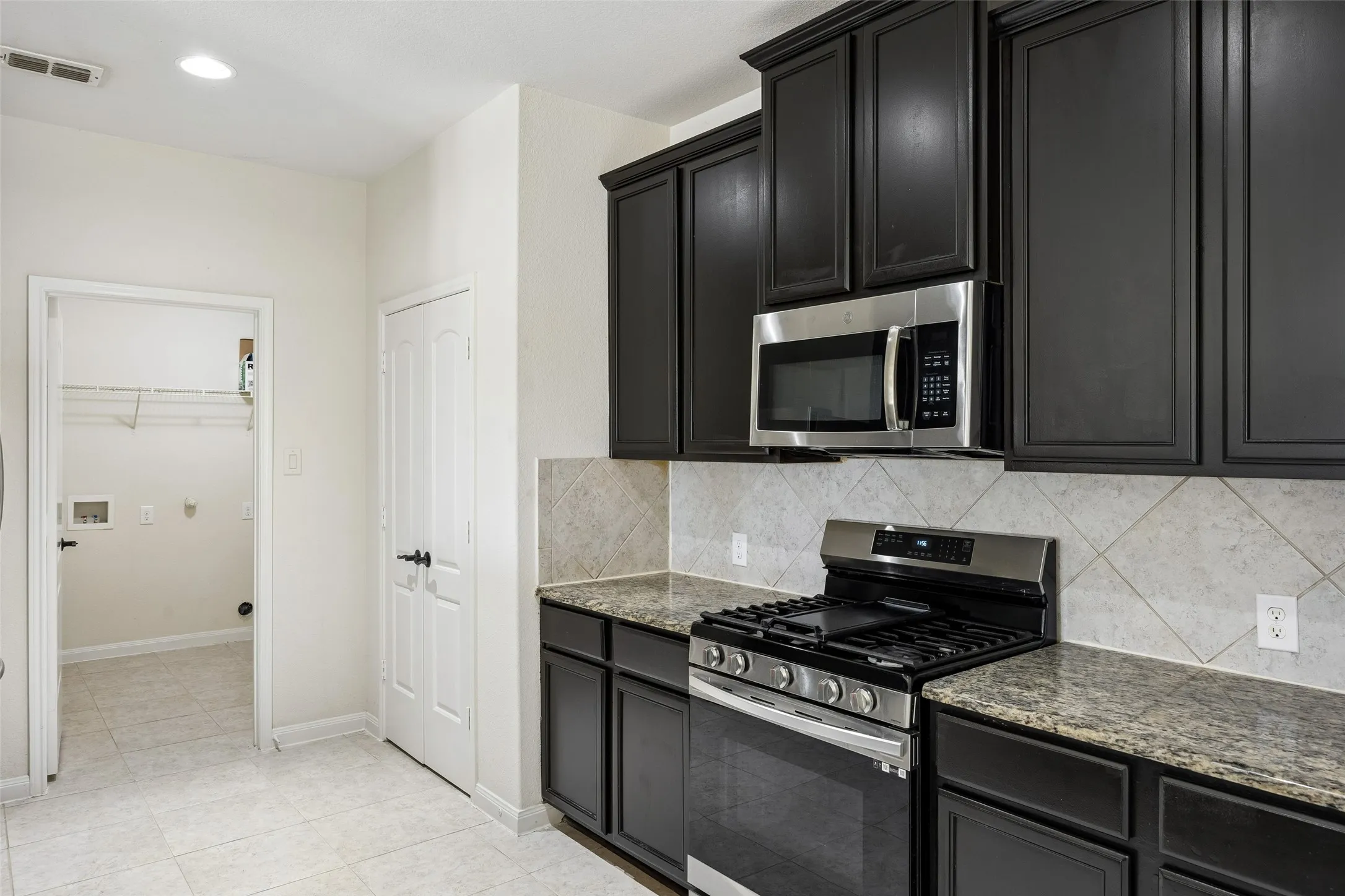 Single Family Residence For Sale in Collin County , 447 Lipizzan Lane, Celina, Texas 75009, 4 Bedroom, 2 Bathroom, 2 Garage spaces, 1,969 Sqft, built in 2015, mls#21319656, Real Estate Agent in Celina, Homes For Sale in Collin county, Homes For Sale in Celina, Realtor in Celina Texas, Real Estate Brokerage Independent Realty Texas, Luminita Cordes Realtor