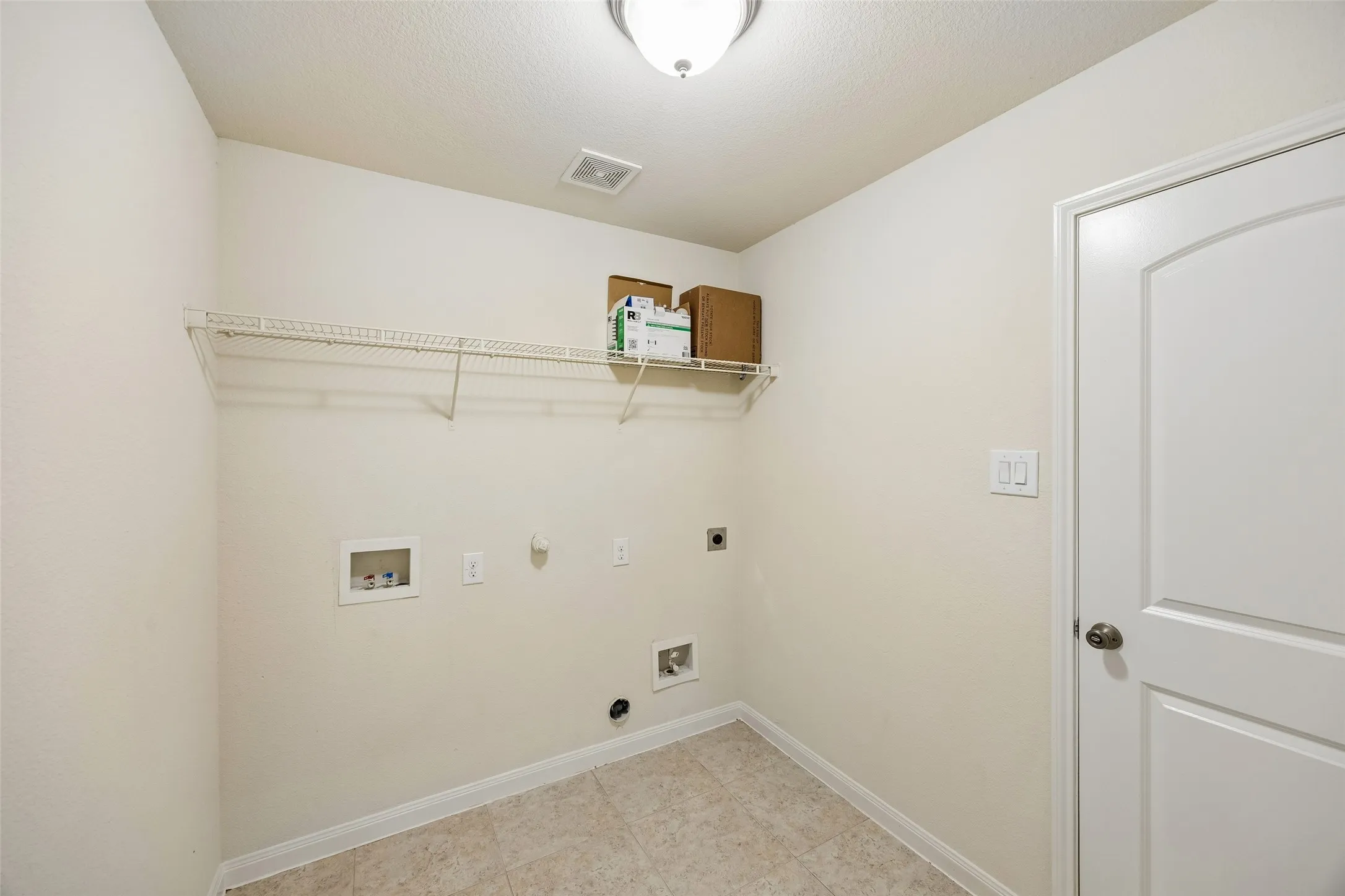 Single Family Residence For Sale in Collin County , 447 Lipizzan Lane, Celina, Texas 75009, 4 Bedroom, 2 Bathroom, 2 Garage spaces, 1,969 Sqft, built in 2015, mls#21319656, Real Estate Agent in Celina, Homes For Sale in Collin county, Homes For Sale in Celina, Realtor in Celina Texas, Real Estate Brokerage Independent Realty Texas, Luminita Cordes Realtor
