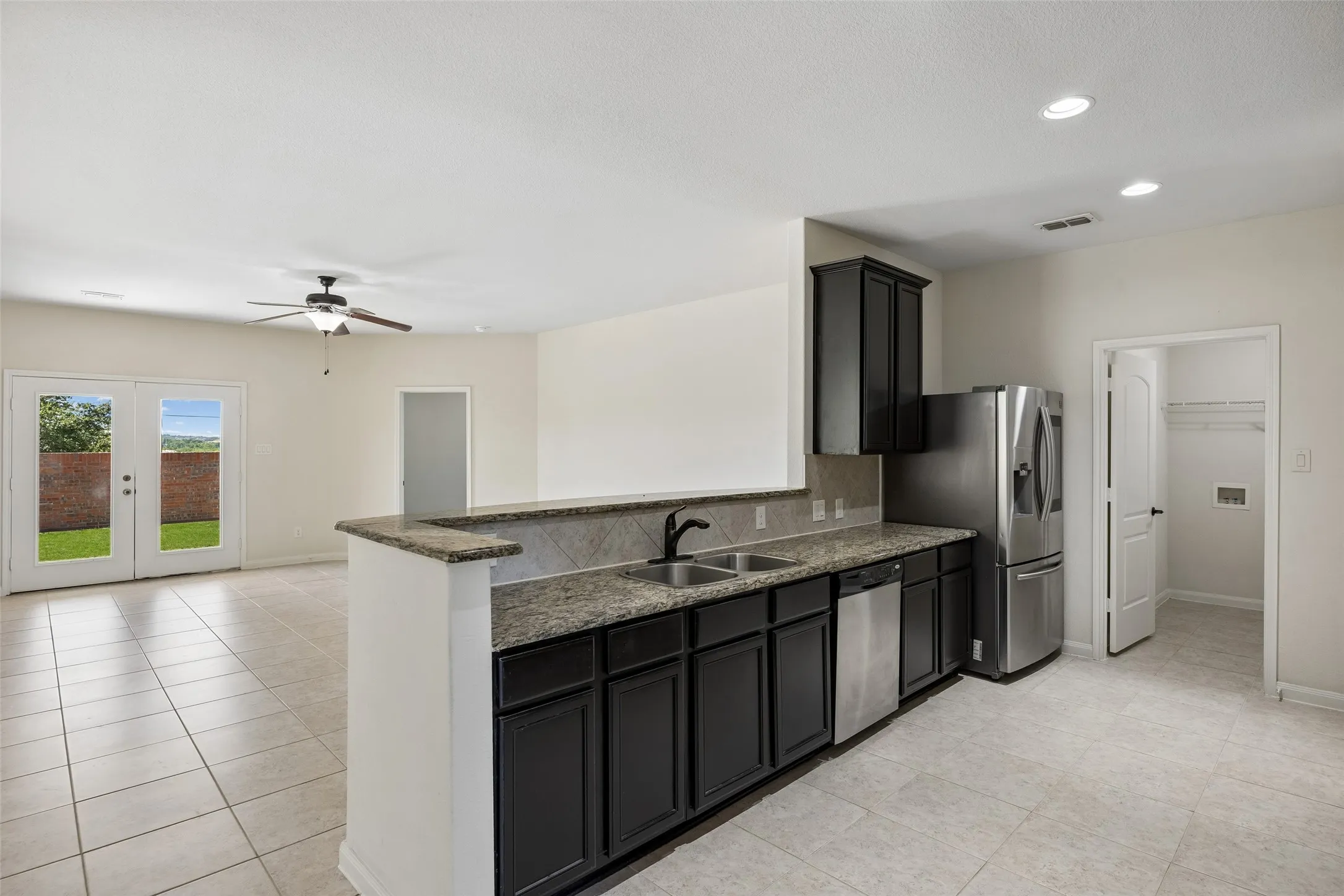 Single Family Residence For Sale in Collin County , 447 Lipizzan Lane, Celina, Texas 75009, 4 Bedroom, 2 Bathroom, 2 Garage spaces, 1,969 Sqft, built in 2015, mls#21319656, Real Estate Agent in Celina, Homes For Sale in Collin county, Homes For Sale in Celina, Realtor in Celina Texas, Real Estate Brokerage Independent Realty Texas, Luminita Cordes Realtor