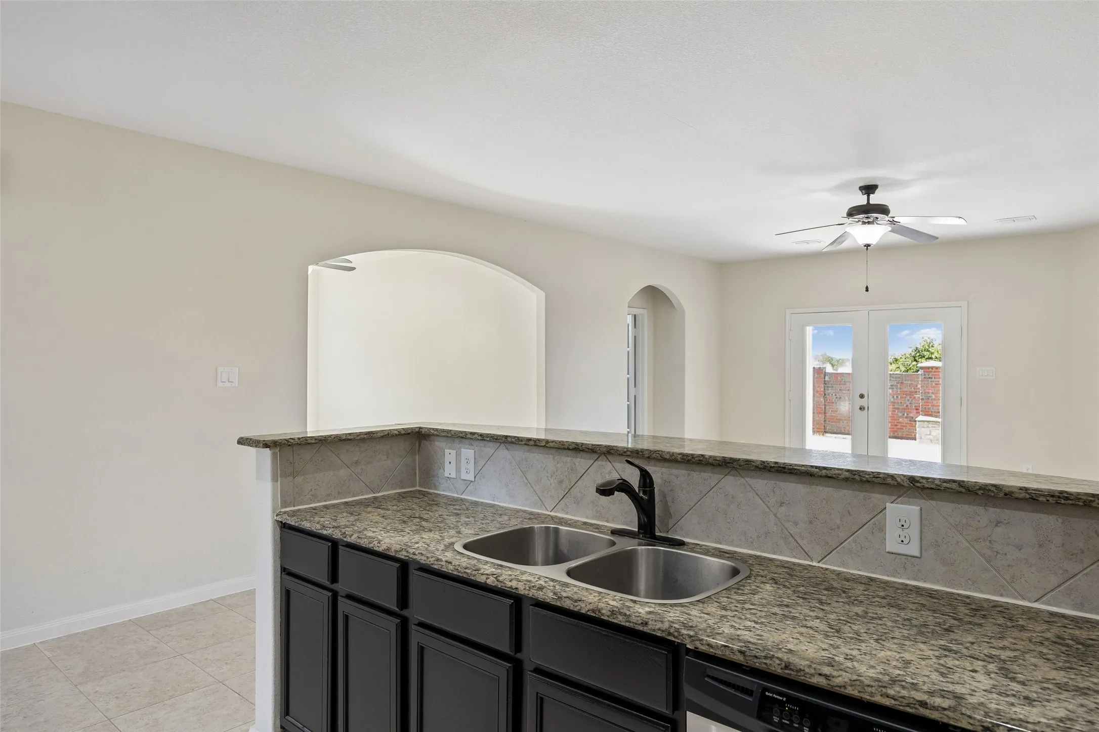 Single Family Residence For Sale in Collin County , 447 Lipizzan Lane, Celina, Texas 75009, 4 Bedroom, 2 Bathroom, 2 Garage spaces, 1,969 Sqft, built in 2015, mls#21319656, Real Estate Agent in Celina, Homes For Sale in Collin county, Homes For Sale in Celina, Realtor in Celina Texas, Real Estate Brokerage Independent Realty Texas, Luminita Cordes Realtor