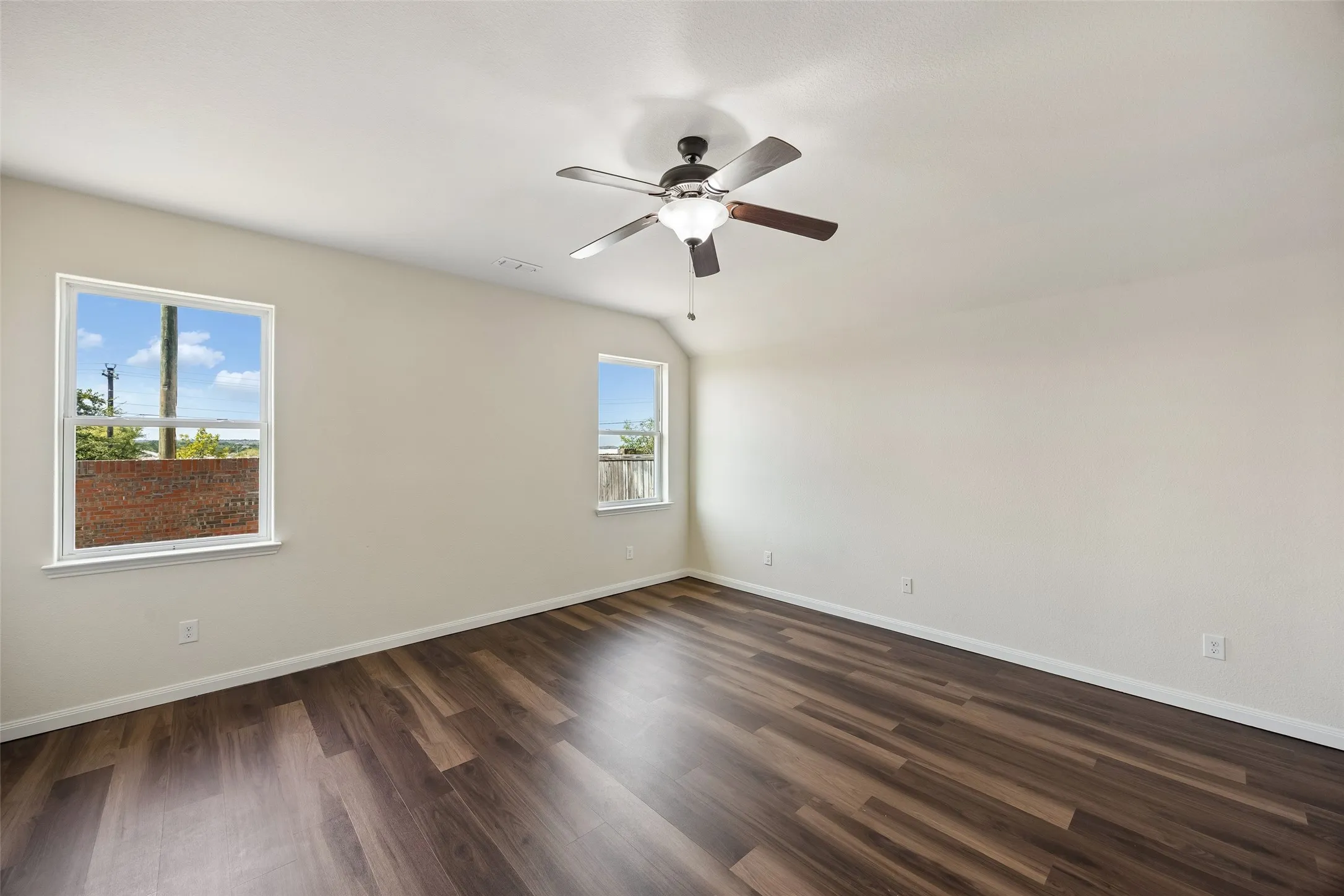 Single Family Residence For Sale in Collin County , 447 Lipizzan Lane, Celina, Texas 75009, 4 Bedroom, 2 Bathroom, 2 Garage spaces, 1,969 Sqft, built in 2015, mls#21319656, Real Estate Agent in Celina, Homes For Sale in Collin county, Homes For Sale in Celina, Realtor in Celina Texas, Real Estate Brokerage Independent Realty Texas, Luminita Cordes Realtor
