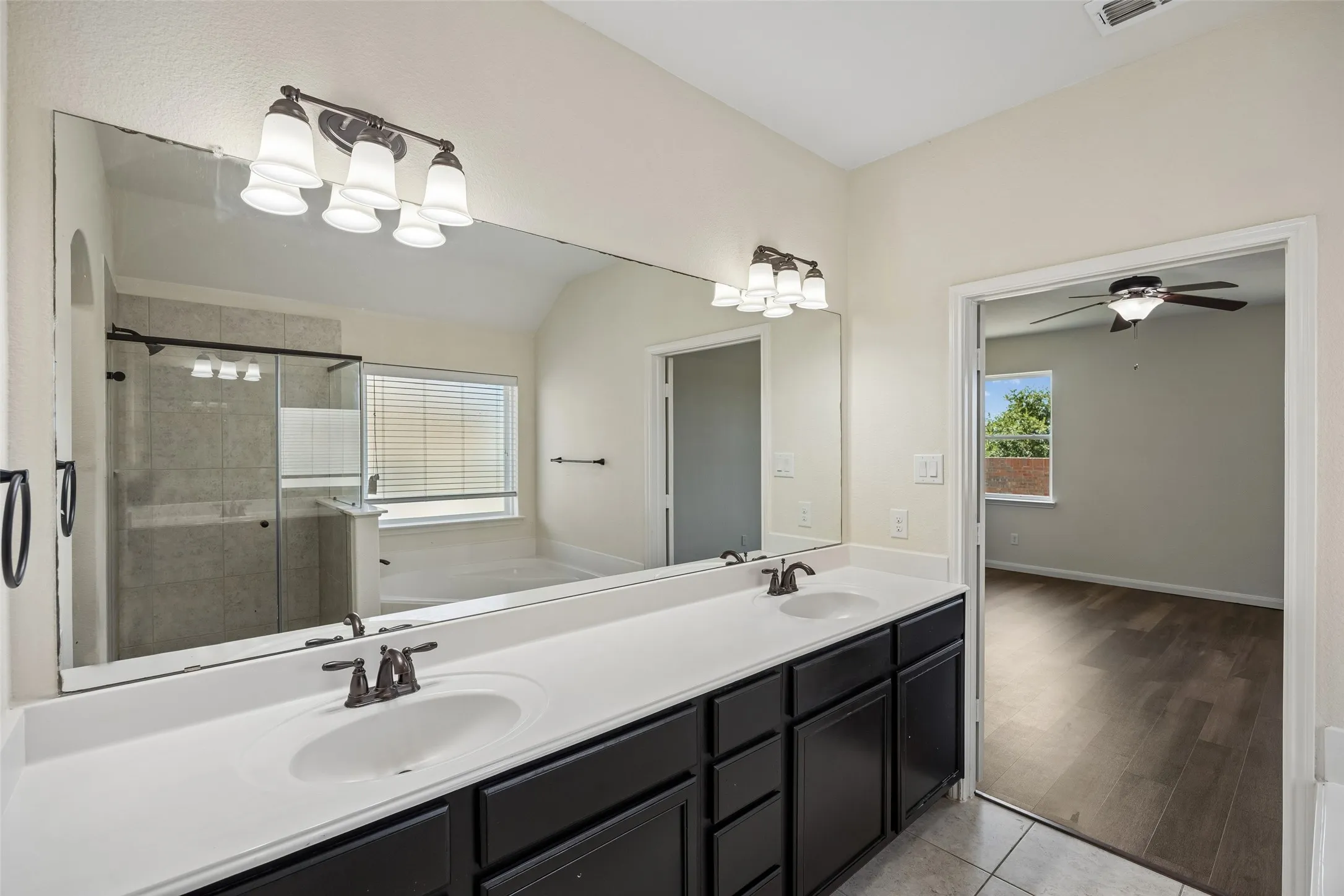 Single Family Residence For Sale in Collin County , 447 Lipizzan Lane, Celina, Texas 75009, 4 Bedroom, 2 Bathroom, 2 Garage spaces, 1,969 Sqft, built in 2015, mls#21319656, Real Estate Agent in Celina, Homes For Sale in Collin county, Homes For Sale in Celina, Realtor in Celina Texas, Real Estate Brokerage Independent Realty Texas, Luminita Cordes Realtor