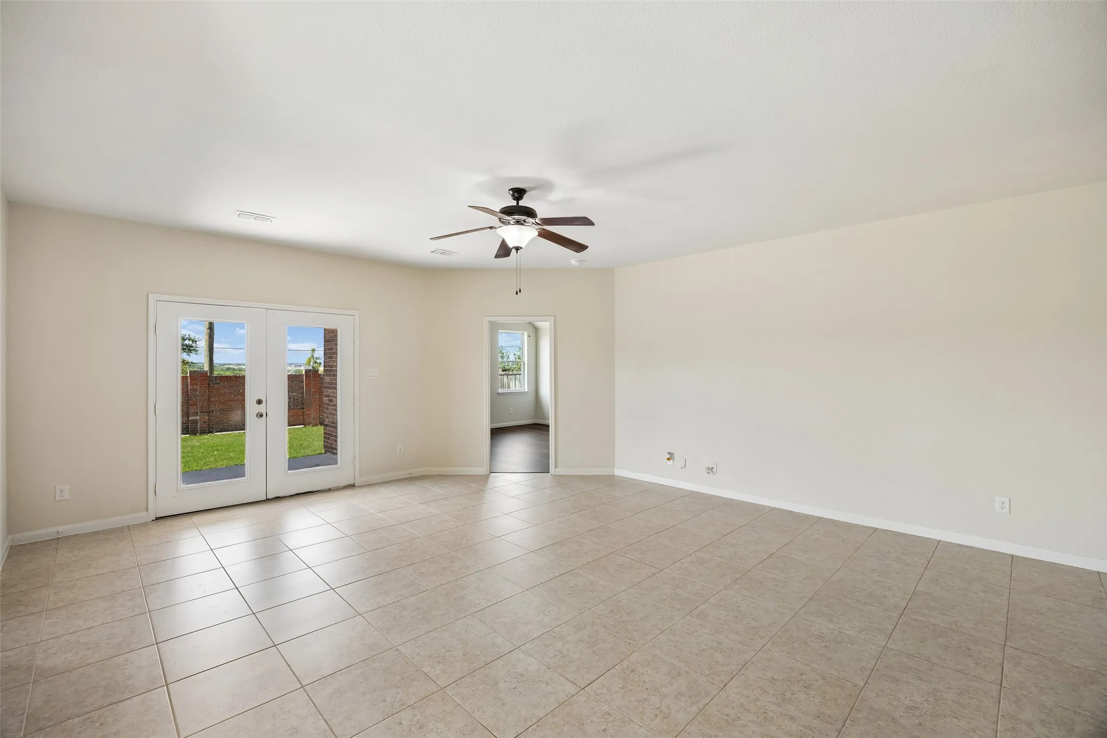 Single Family Residence For Sale in Collin County , 447 Lipizzan Lane, Celina, Texas 75009, 4 Bedroom, 2 Bathroom, 2 Garage spaces, 1,969 Sqft, built in 2015, mls#21319656, Real Estate Agent in Celina, Homes For Sale in Collin county, Homes For Sale in Celina, Realtor in Celina Texas, Real Estate Brokerage Independent Realty Texas, Luminita Cordes Realtor