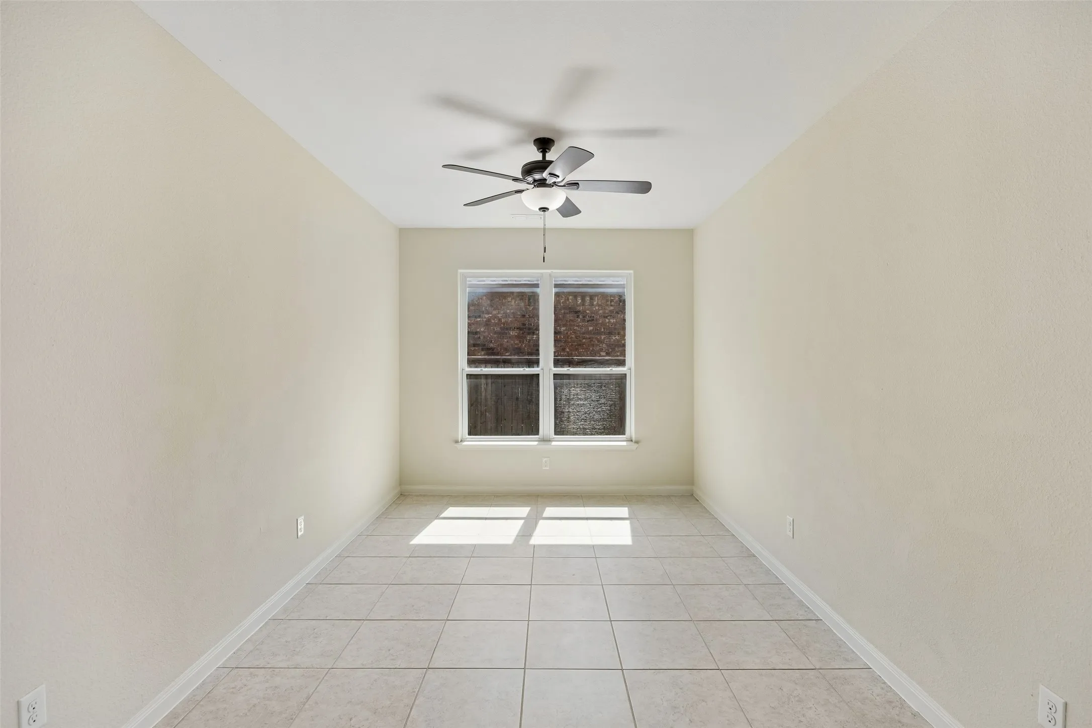 Single Family Residence For Sale in Collin County , 447 Lipizzan Lane, Celina, Texas 75009, 4 Bedroom, 2 Bathroom, 2 Garage spaces, 1,969 Sqft, built in 2015, mls#21319656, Real Estate Agent in Celina, Homes For Sale in Collin county, Homes For Sale in Celina, Realtor in Celina Texas, Real Estate Brokerage Independent Realty Texas, Luminita Cordes Realtor