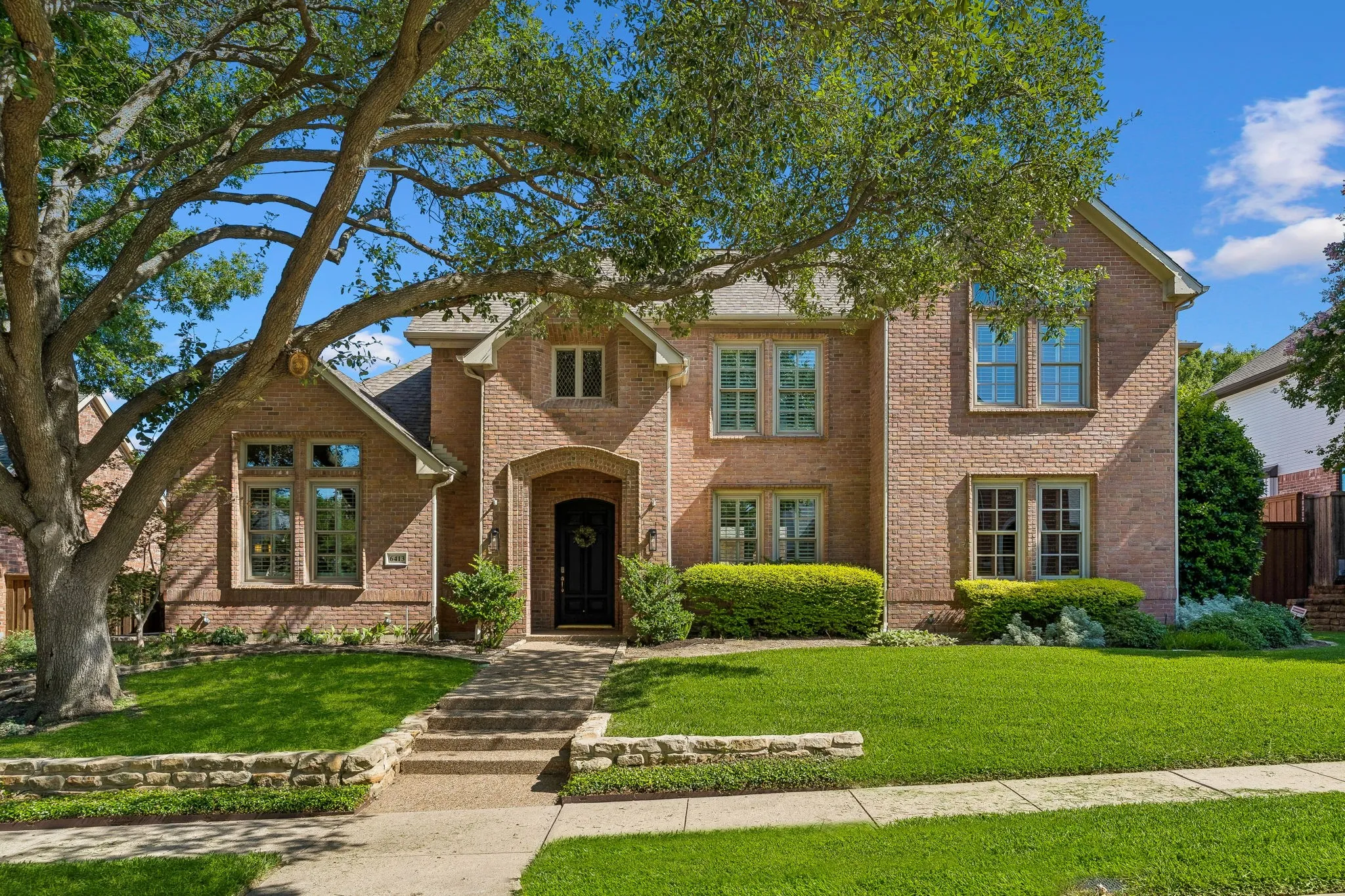 Single Family Residence For Sale in Collin County , 6413 Vicki Lane, Plano, Texas 75093, 4 Bedroom, 4 Bathroom, 3 Garage spaces, 3,911 Sqft, built in 1995, mls#21329578, Real Estate Agent in Plano, Homes For Sale in Collin county, Homes For Sale in Plano, Realtor in Plano Texas, Real Estate Brokerage Independent Realty Texas, Luminita Cordes Realtor