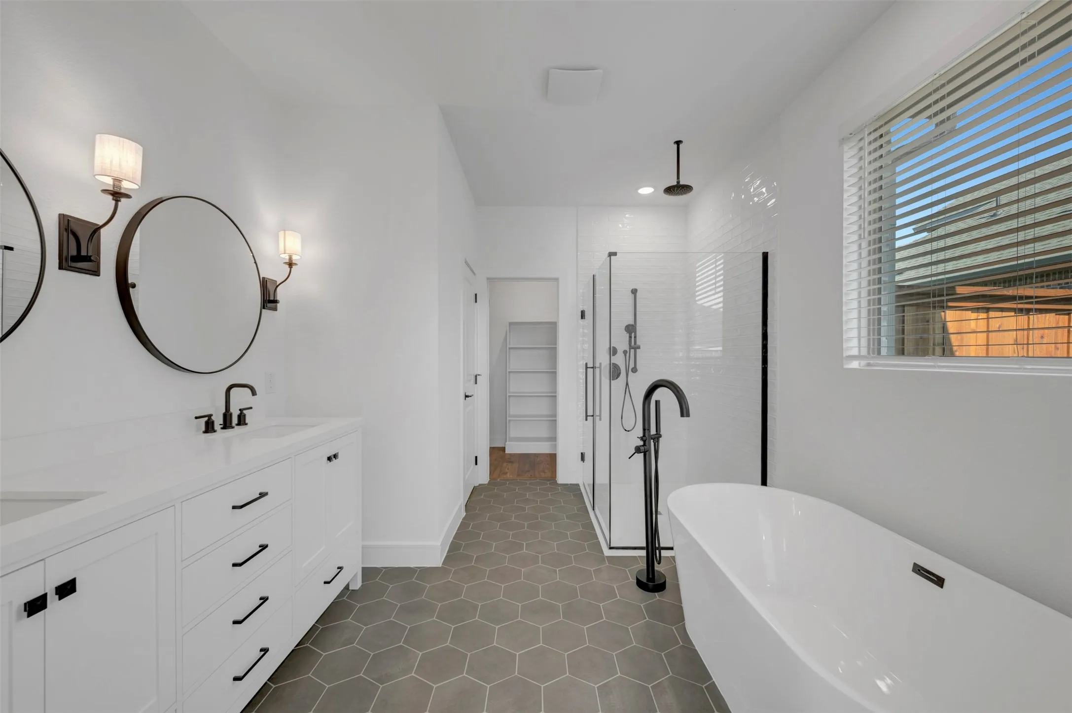 Single Family Residence For Sale in Kaufman County , 1814 Bachman Lane, Forney, Texas 75126, 3 Bedroom, 3 Bathroom, 3 Garage spaces, 2,297 Sqft, built in 2026, mls#21330520, Real Estate Agent in Forney, Homes For Sale in Kaufman county, Homes For Sale in Forney, Realtor in Forney Texas, Real Estate Brokerage Independent Realty Texas, Luminita Cordes Realtor