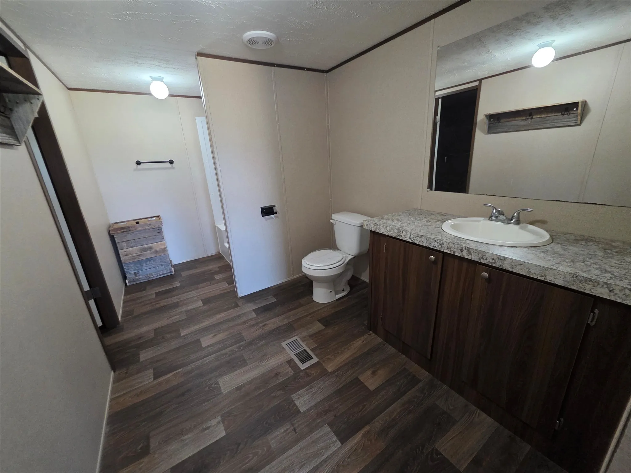 Manufactured Home For Sale in Hopkins County , 220 Private Road 5177, Sulphur Springs, Texas 75482, 4 Bedroom, 2 Bathroom, Garage spaces, 2,016 Sqft, built in 2022, mls#21323020, Real Estate Agent in Sulphur Springs, Homes For Sale in Hopkins county, Homes For Sale in Sulphur Springs, Realtor in Sulphur Springs Texas, Real Estate Brokerage Independent Realty Texas, Luminita Cordes Realtor
