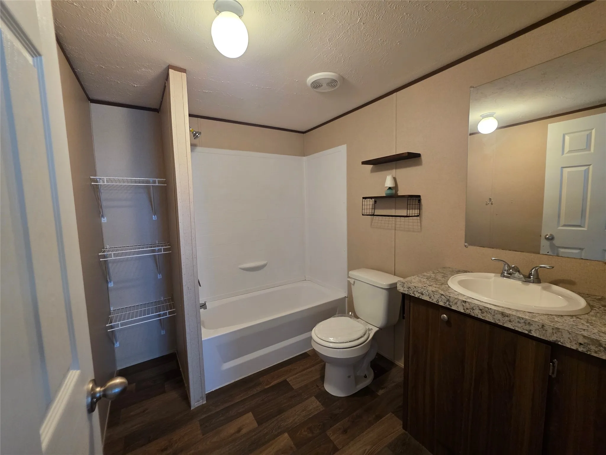 Manufactured Home For Sale in Hopkins County , 220 Private Road 5177, Sulphur Springs, Texas 75482, 4 Bedroom, 2 Bathroom, Garage spaces, 2,016 Sqft, built in 2022, mls#21323020, Real Estate Agent in Sulphur Springs, Homes For Sale in Hopkins county, Homes For Sale in Sulphur Springs, Realtor in Sulphur Springs Texas, Real Estate Brokerage Independent Realty Texas, Luminita Cordes Realtor