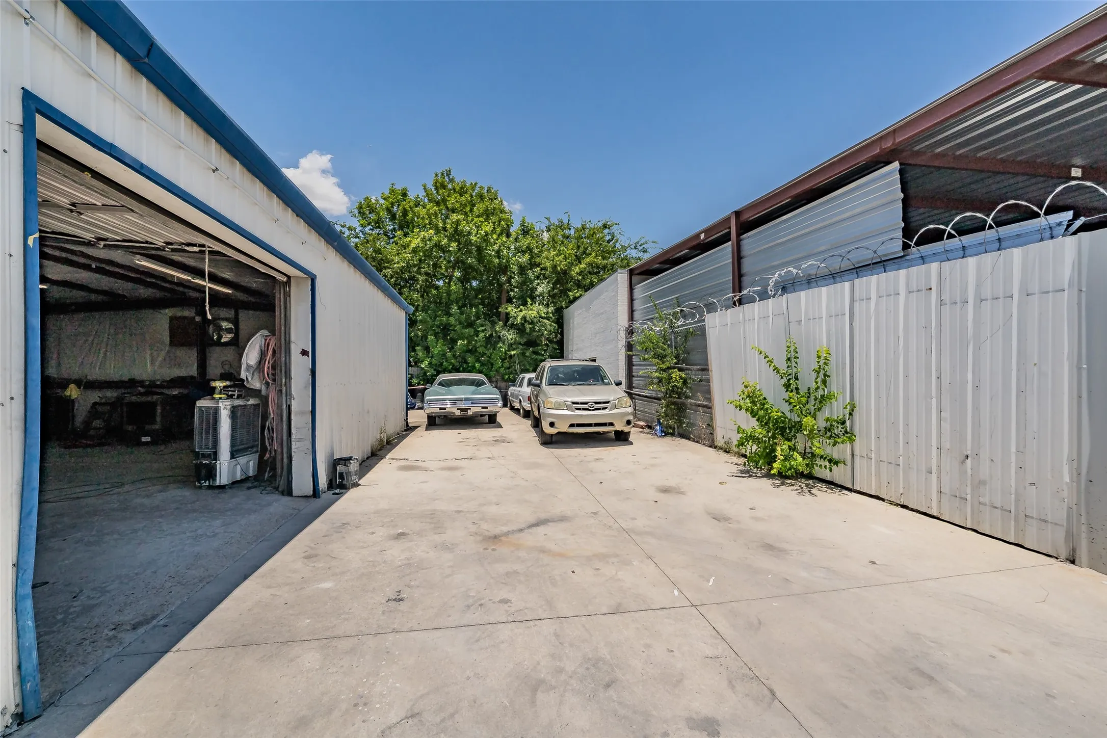 Business For Sale in Dallas County , 3008 E Jefferson Street, Grand Prairie, Texas 75051, 0, 0, Garage spaces, 0 Sqft, built in 1973, mls#21326223, Real Estate Agent in Grand Prairie, Homes For Sale in Dallas county, Homes For Sale in Grand Prairie, Realtor in Grand Prairie Texas, Real Estate Brokerage Independent Realty Texas, Luminita Cordes Realtor