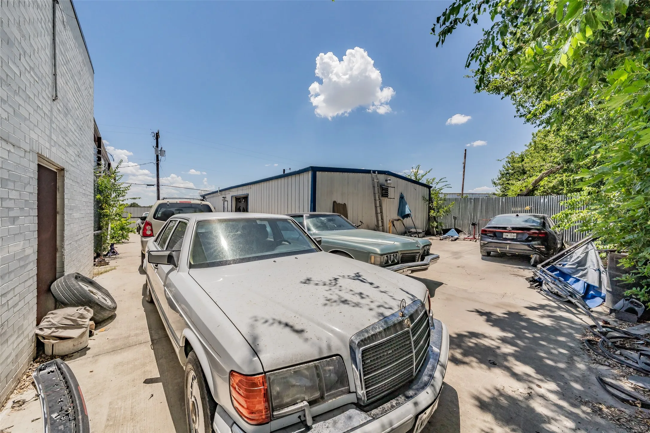 Business For Sale in Dallas County , 3008 E Jefferson Street, Grand Prairie, Texas 75051, 0, 0, Garage spaces, 0 Sqft, built in 1973, mls#21326223, Real Estate Agent in Grand Prairie, Homes For Sale in Dallas county, Homes For Sale in Grand Prairie, Realtor in Grand Prairie Texas, Real Estate Brokerage Independent Realty Texas, Luminita Cordes Realtor