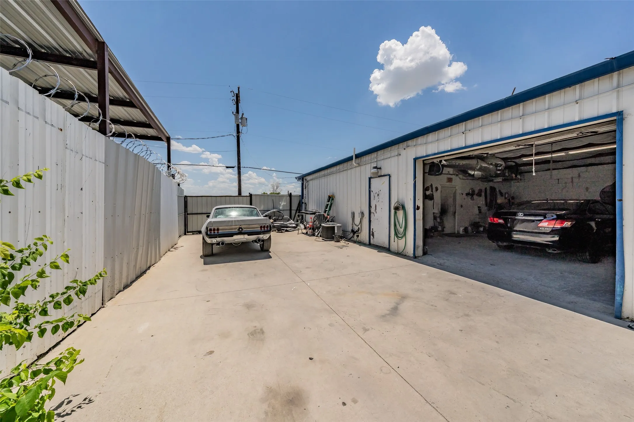 Business For Sale in Dallas County , 3008 E Jefferson Street, Grand Prairie, Texas 75051, 0, 0, Garage spaces, 0 Sqft, built in 1973, mls#21326223, Real Estate Agent in Grand Prairie, Homes For Sale in Dallas county, Homes For Sale in Grand Prairie, Realtor in Grand Prairie Texas, Real Estate Brokerage Independent Realty Texas, Luminita Cordes Realtor
