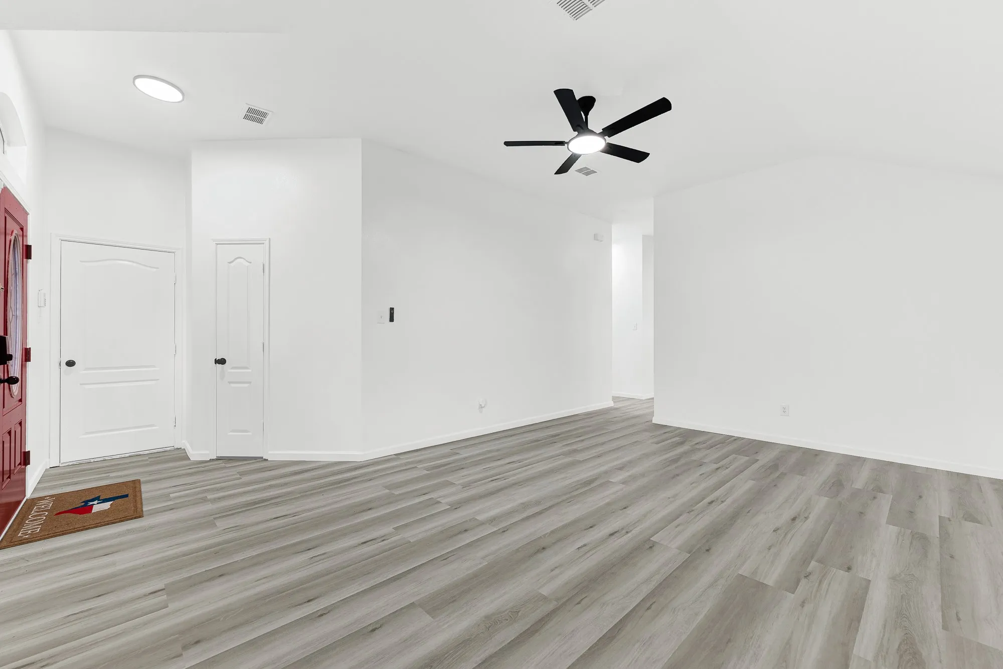 Single Family Residence For Sale in Collin County , 306 Lakefront Drive, Wylie, Texas 75098, 3 Bedroom, 2 Bathroom, 2 Garage spaces, 1,662 Sqft, built in 2002, mls#21329423, Real Estate Agent in Wylie, Homes For Sale in Collin county, Homes For Sale in Wylie, Realtor in Wylie Texas, Real Estate Brokerage Independent Realty Texas, Luminita Cordes Realtor