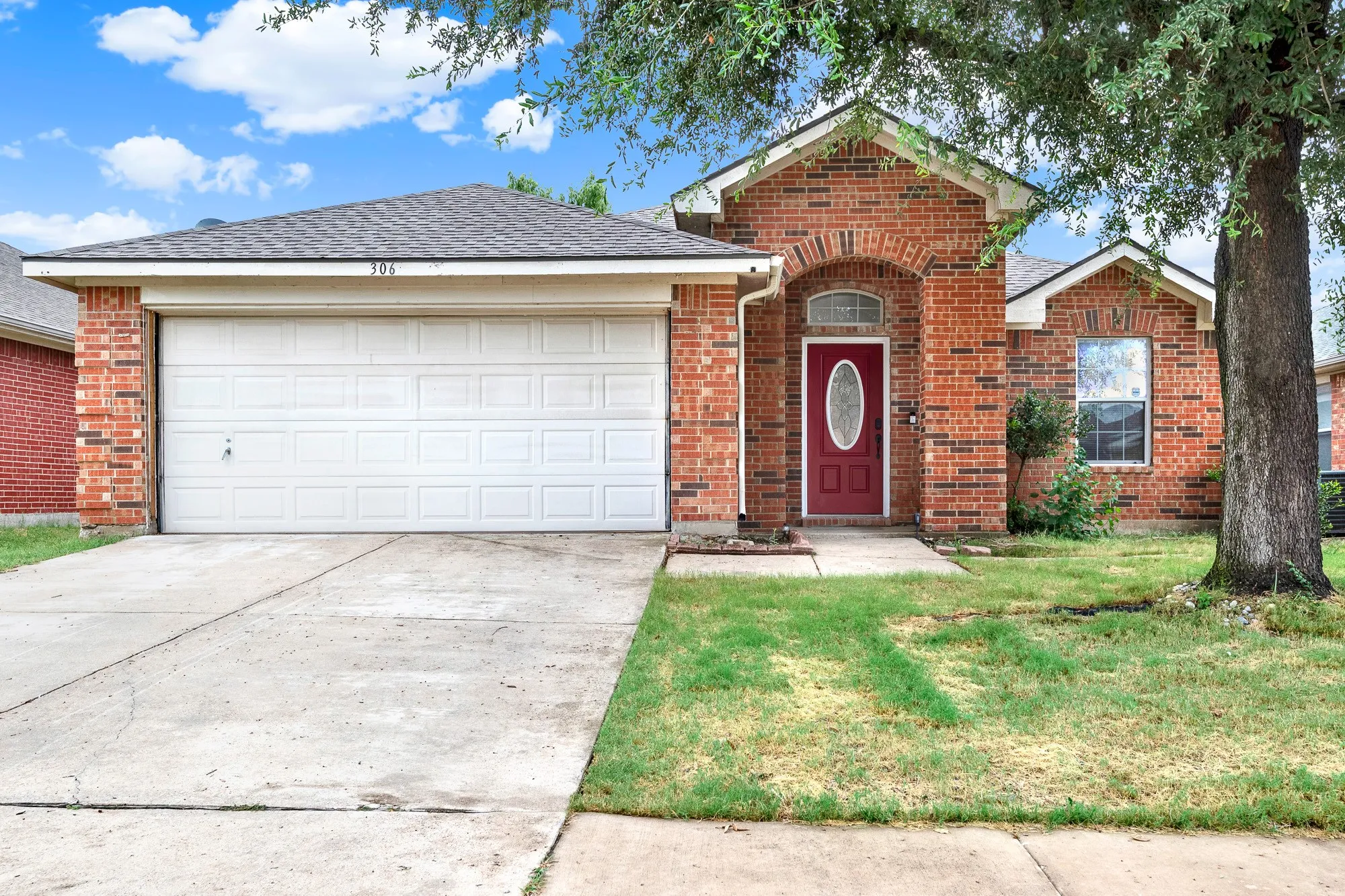 Single Family Residence For Sale in Collin County , 306 Lakefront Drive, Wylie, Texas 75098, 3 Bedroom, 2 Bathroom, 2 Garage spaces, 1,662 Sqft, built in 2002, mls#21329423, Real Estate Agent in Wylie, Homes For Sale in Collin county, Homes For Sale in Wylie, Realtor in Wylie Texas, Real Estate Brokerage Independent Realty Texas, Luminita Cordes Realtor