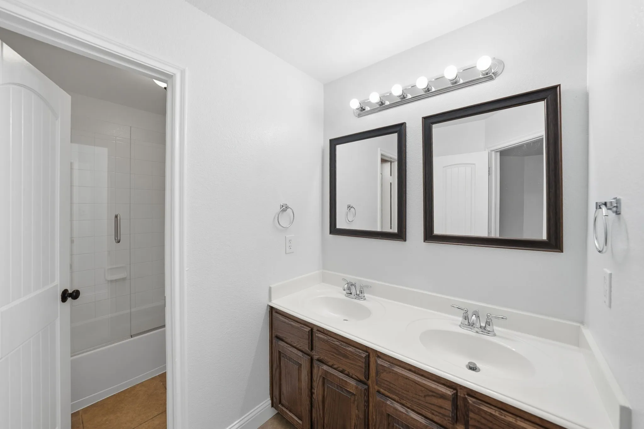 Single Family Residence For Rent in Collin County , 10400 Cedar Breaks View, Mc Kinney, Texas 75072, 6 Bedroom, 4 Bathroom, 2 Garage spaces, 3,748 Sqft, built in 2009, mls#21294179, Real Estate Agent in Mc Kinney, Homes For Rent in Collin county, Homes For Rent in Mc Kinney, Realtor in Mc Kinney Texas, Real Estate Brokerage Independent Realty Texas, Luminita Cordes Realtor