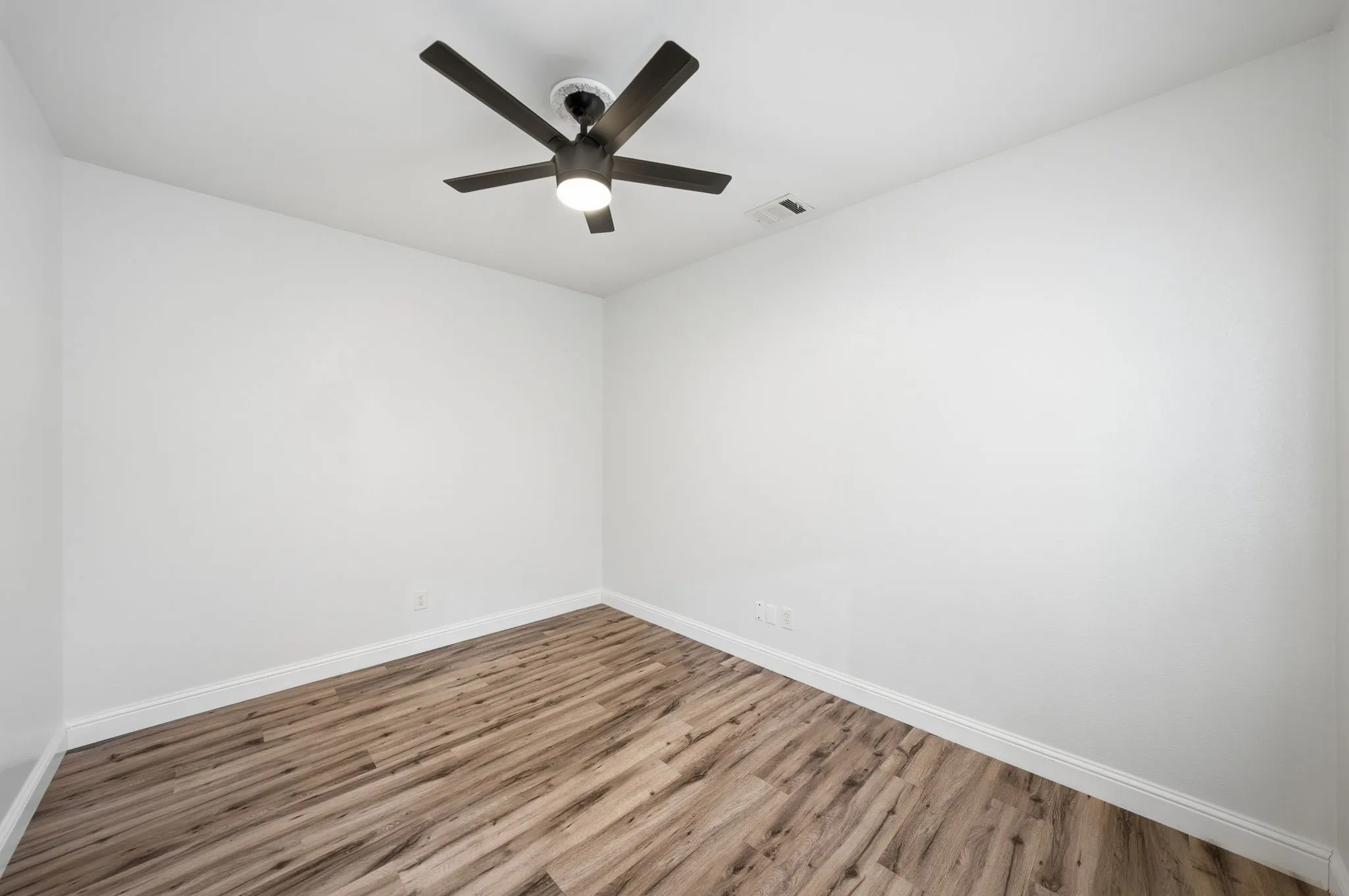 Single Family Residence For Rent in Collin County , 10400 Cedar Breaks View, Mc Kinney, Texas 75072, 6 Bedroom, 4 Bathroom, 2 Garage spaces, 3,748 Sqft, built in 2009, mls#21294179, Real Estate Agent in Mc Kinney, Homes For Rent in Collin county, Homes For Rent in Mc Kinney, Realtor in Mc Kinney Texas, Real Estate Brokerage Independent Realty Texas, Luminita Cordes Realtor