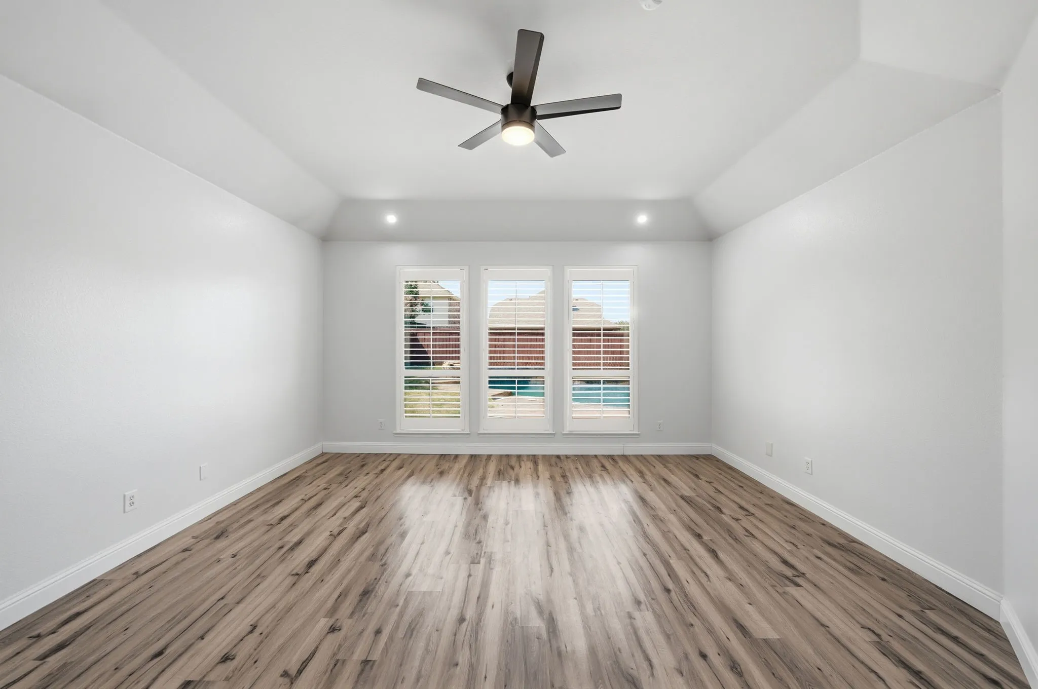 Single Family Residence For Rent in Collin County , 10400 Cedar Breaks View, Mc Kinney, Texas 75072, 6 Bedroom, 4 Bathroom, 2 Garage spaces, 3,748 Sqft, built in 2009, mls#21294179, Real Estate Agent in Mc Kinney, Homes For Rent in Collin county, Homes For Rent in Mc Kinney, Realtor in Mc Kinney Texas, Real Estate Brokerage Independent Realty Texas, Luminita Cordes Realtor