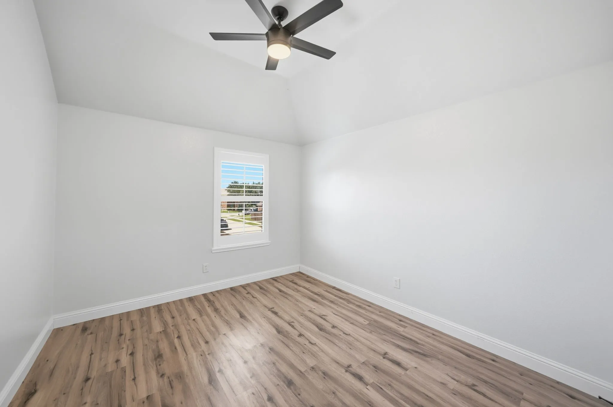Single Family Residence For Rent in Collin County , 10400 Cedar Breaks View, Mc Kinney, Texas 75072, 6 Bedroom, 4 Bathroom, 2 Garage spaces, 3,748 Sqft, built in 2009, mls#21294179, Real Estate Agent in Mc Kinney, Homes For Rent in Collin county, Homes For Rent in Mc Kinney, Realtor in Mc Kinney Texas, Real Estate Brokerage Independent Realty Texas, Luminita Cordes Realtor