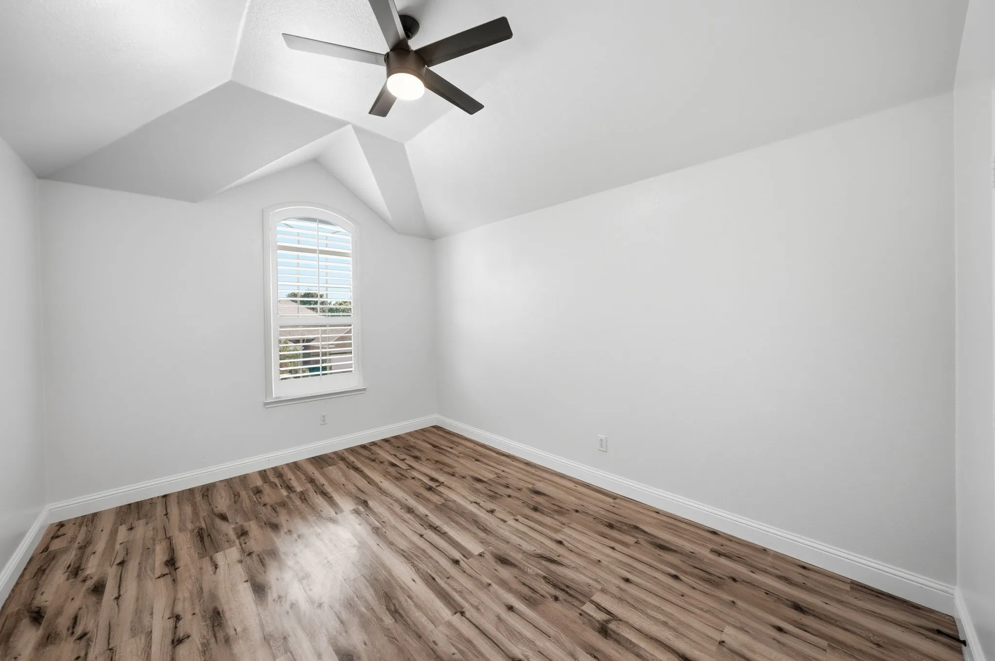 Single Family Residence For Rent in Collin County , 10400 Cedar Breaks View, Mc Kinney, Texas 75072, 6 Bedroom, 4 Bathroom, 2 Garage spaces, 3,748 Sqft, built in 2009, mls#21294179, Real Estate Agent in Mc Kinney, Homes For Rent in Collin county, Homes For Rent in Mc Kinney, Realtor in Mc Kinney Texas, Real Estate Brokerage Independent Realty Texas, Luminita Cordes Realtor