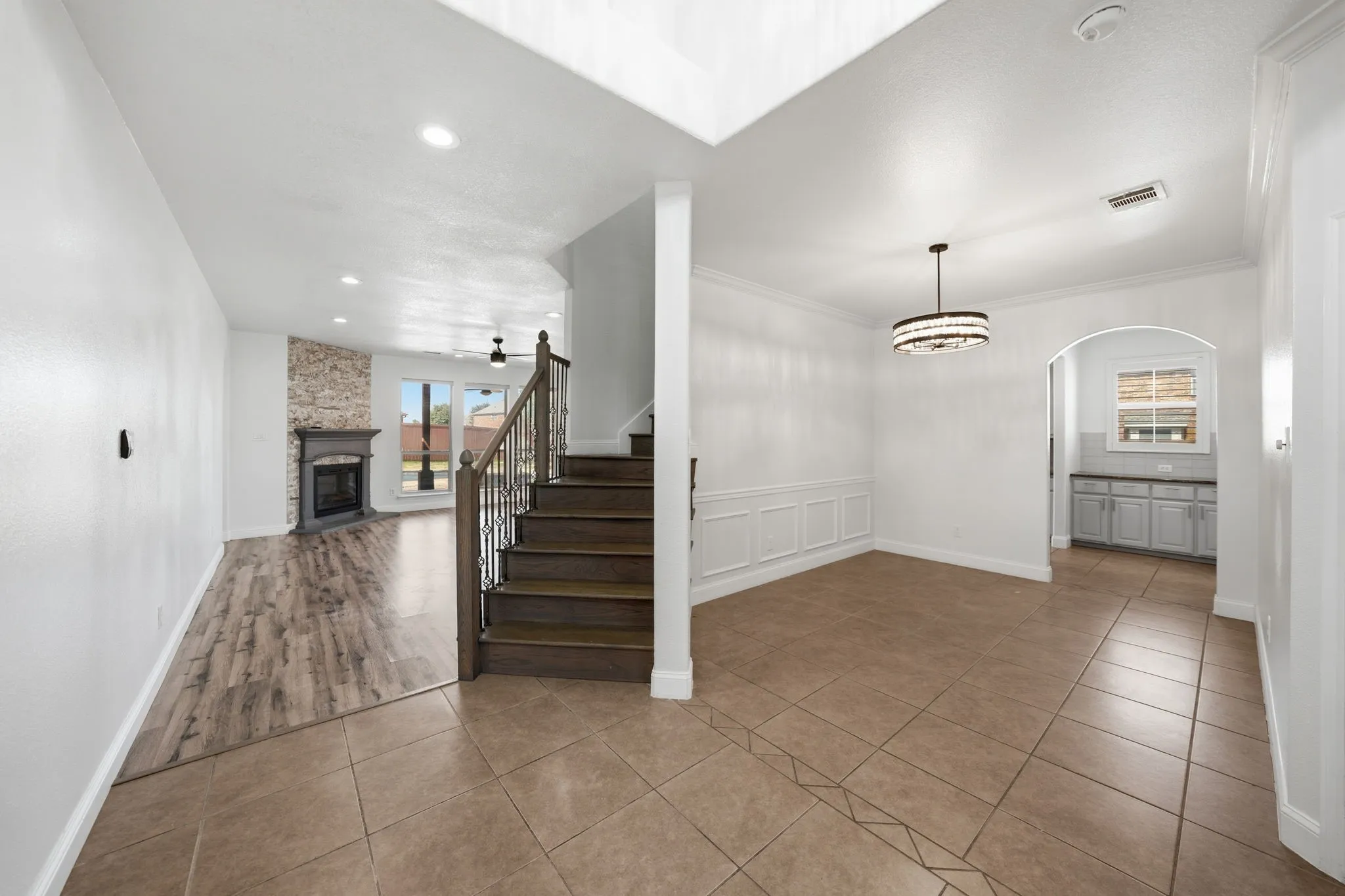 Single Family Residence For Rent in Collin County , 10400 Cedar Breaks View, Mc Kinney, Texas 75072, 6 Bedroom, 4 Bathroom, 2 Garage spaces, 3,748 Sqft, built in 2009, mls#21294179, Real Estate Agent in Mc Kinney, Homes For Rent in Collin county, Homes For Rent in Mc Kinney, Realtor in Mc Kinney Texas, Real Estate Brokerage Independent Realty Texas, Luminita Cordes Realtor