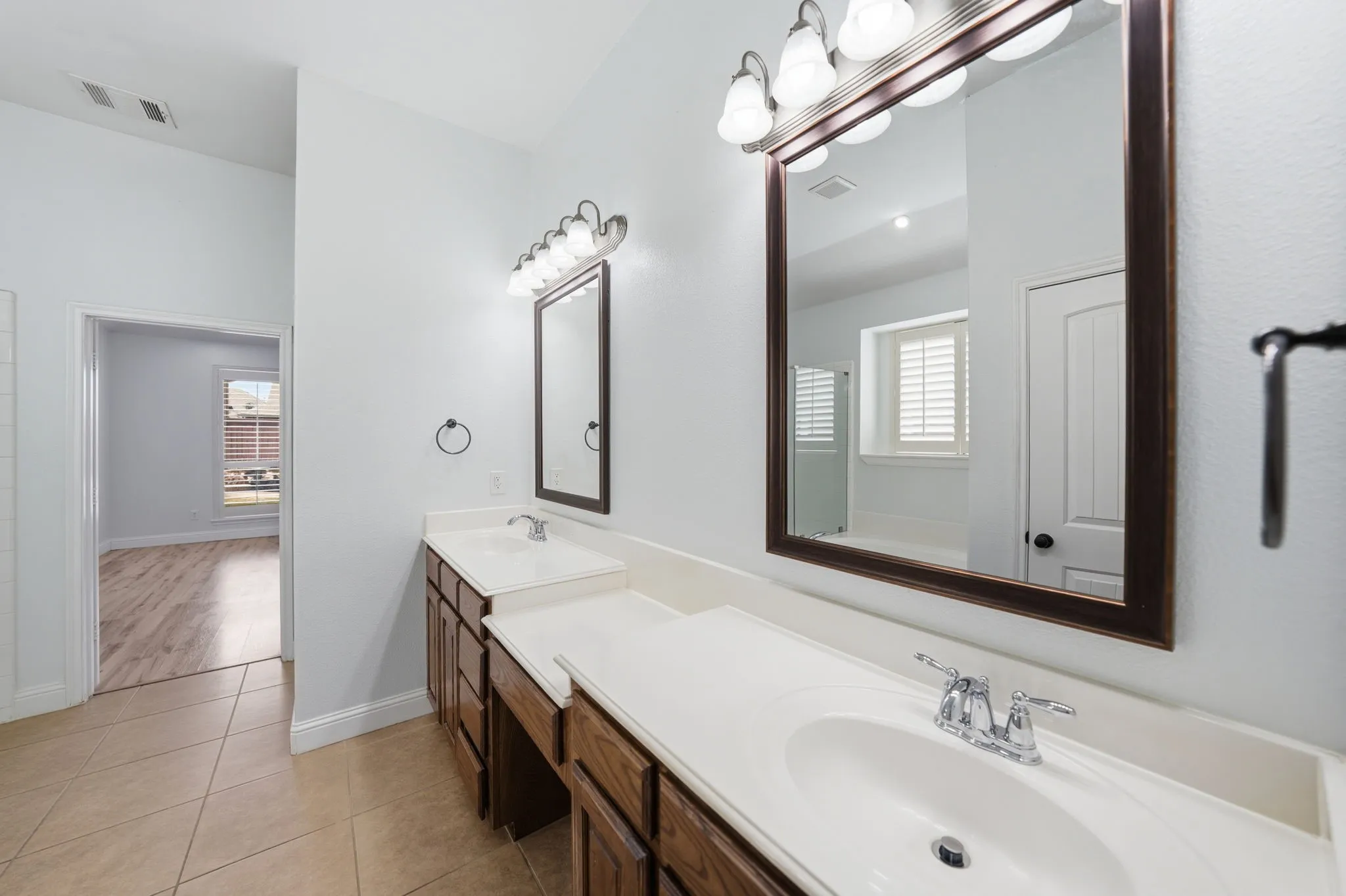 Single Family Residence For Rent in Collin County , 10400 Cedar Breaks View, Mc Kinney, Texas 75072, 6 Bedroom, 4 Bathroom, 2 Garage spaces, 3,748 Sqft, built in 2009, mls#21294179, Real Estate Agent in Mc Kinney, Homes For Rent in Collin county, Homes For Rent in Mc Kinney, Realtor in Mc Kinney Texas, Real Estate Brokerage Independent Realty Texas, Luminita Cordes Realtor