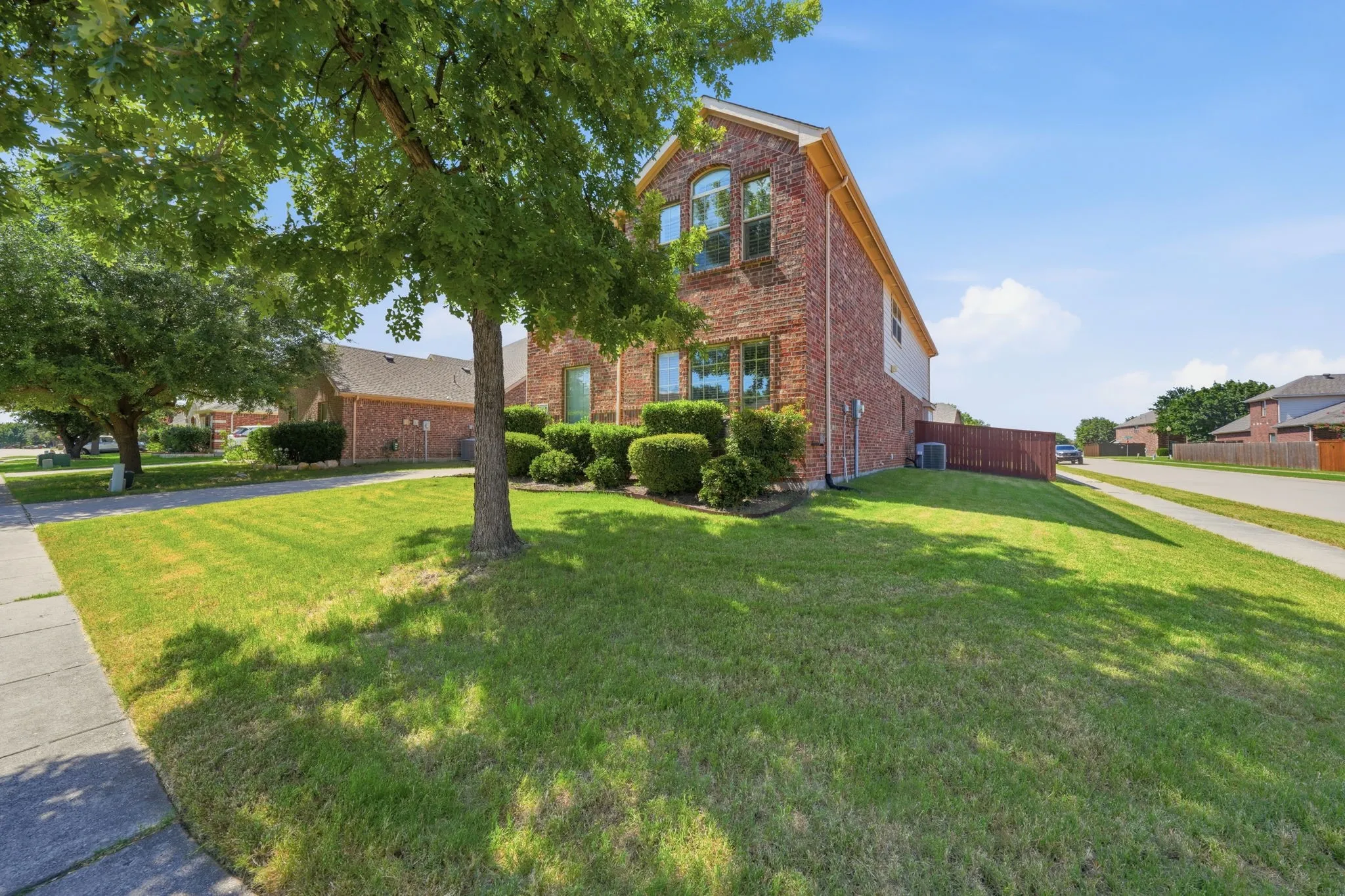 Single Family Residence For Rent in Collin County , 10400 Cedar Breaks View, Mc Kinney, Texas 75072, 6 Bedroom, 4 Bathroom, 2 Garage spaces, 3,748 Sqft, built in 2009, mls#21294179, Real Estate Agent in Mc Kinney, Homes For Rent in Collin county, Homes For Rent in Mc Kinney, Realtor in Mc Kinney Texas, Real Estate Brokerage Independent Realty Texas, Luminita Cordes Realtor