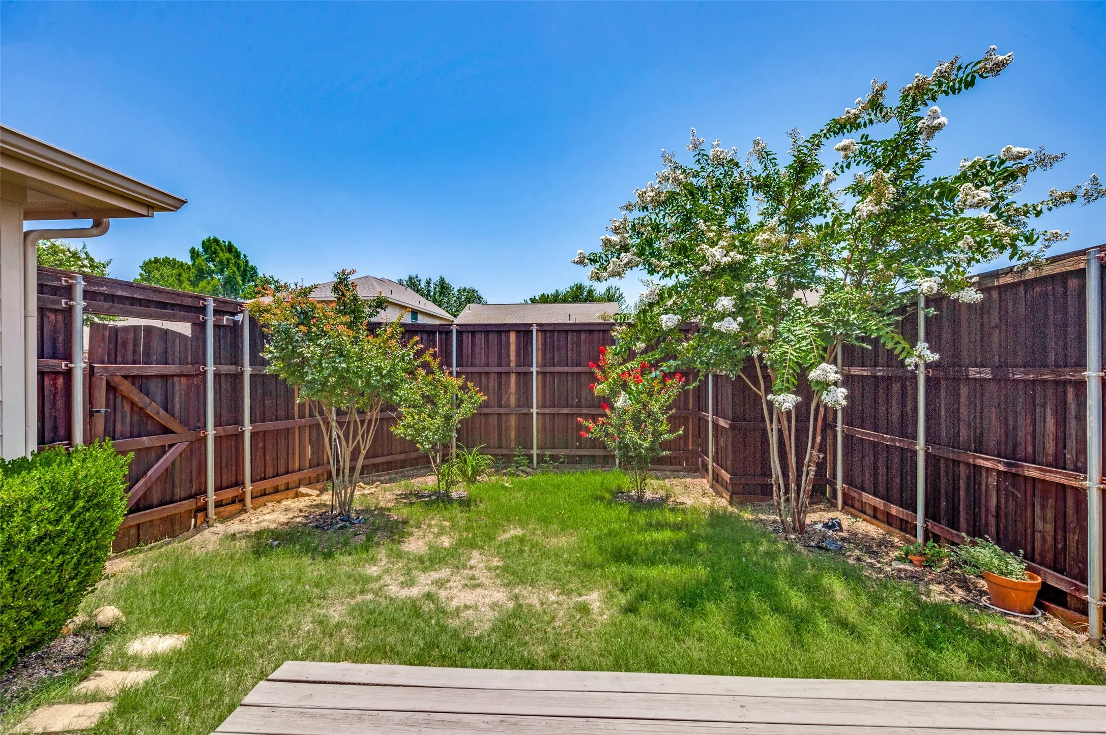 Single Family Residence For Sale in Denton County , 8920 Stewart Street, Cross Roads, Texas 76227, 3 Bedroom, 2 Bathroom, 1 Garage spaces, 1,201 Sqft, built in 2005, mls#21325982, Real Estate Agent in Cross Roads, Homes For Sale in Denton county, Homes For Sale in Cross Roads, Realtor in Cross Roads Texas, Real Estate Brokerage Independent Realty Texas, Luminita Cordes Realtor