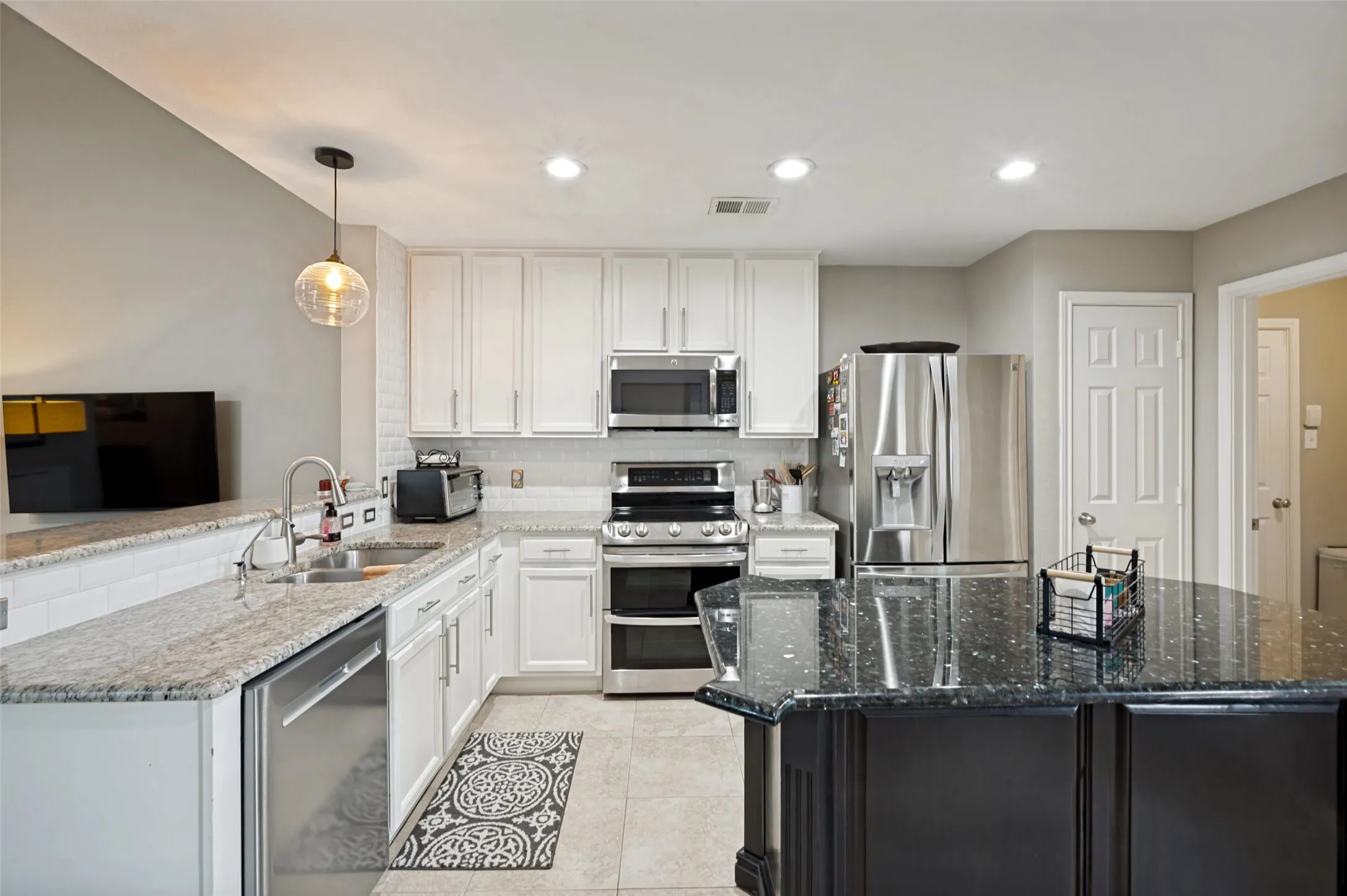 Single Family Residence For Sale in Denton County , 8920 Stewart Street, Cross Roads, Texas 76227, 3 Bedroom, 2 Bathroom, 1 Garage spaces, 1,201 Sqft, built in 2005, mls#21325982, Real Estate Agent in Cross Roads, Homes For Sale in Denton county, Homes For Sale in Cross Roads, Realtor in Cross Roads Texas, Real Estate Brokerage Independent Realty Texas, Luminita Cordes Realtor